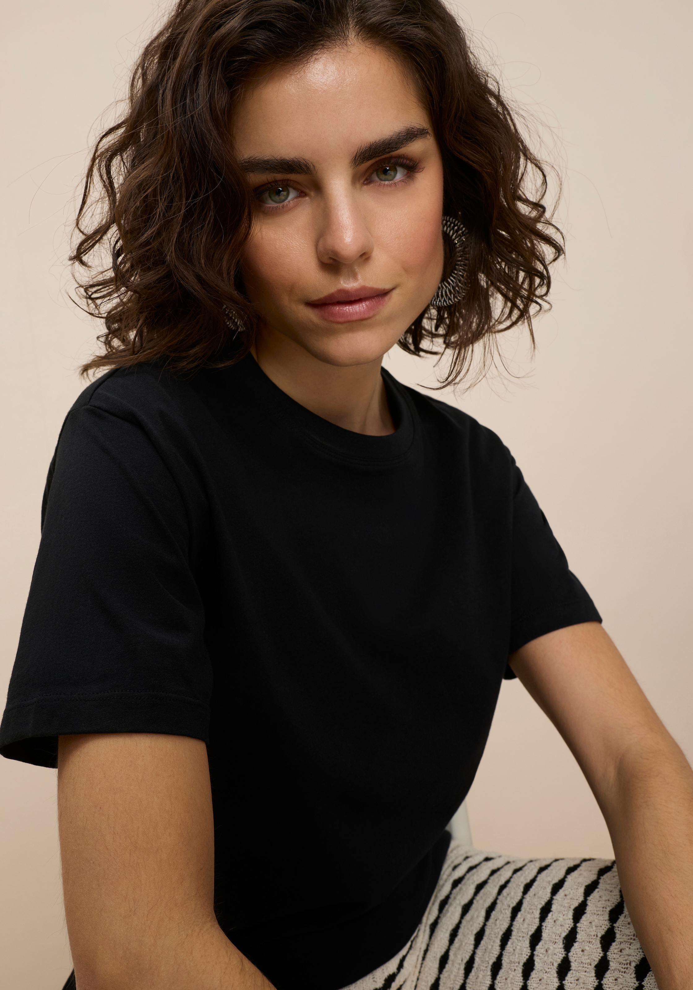 Tamaris T-shirt oversize in Longform mit abgerundetem Saum