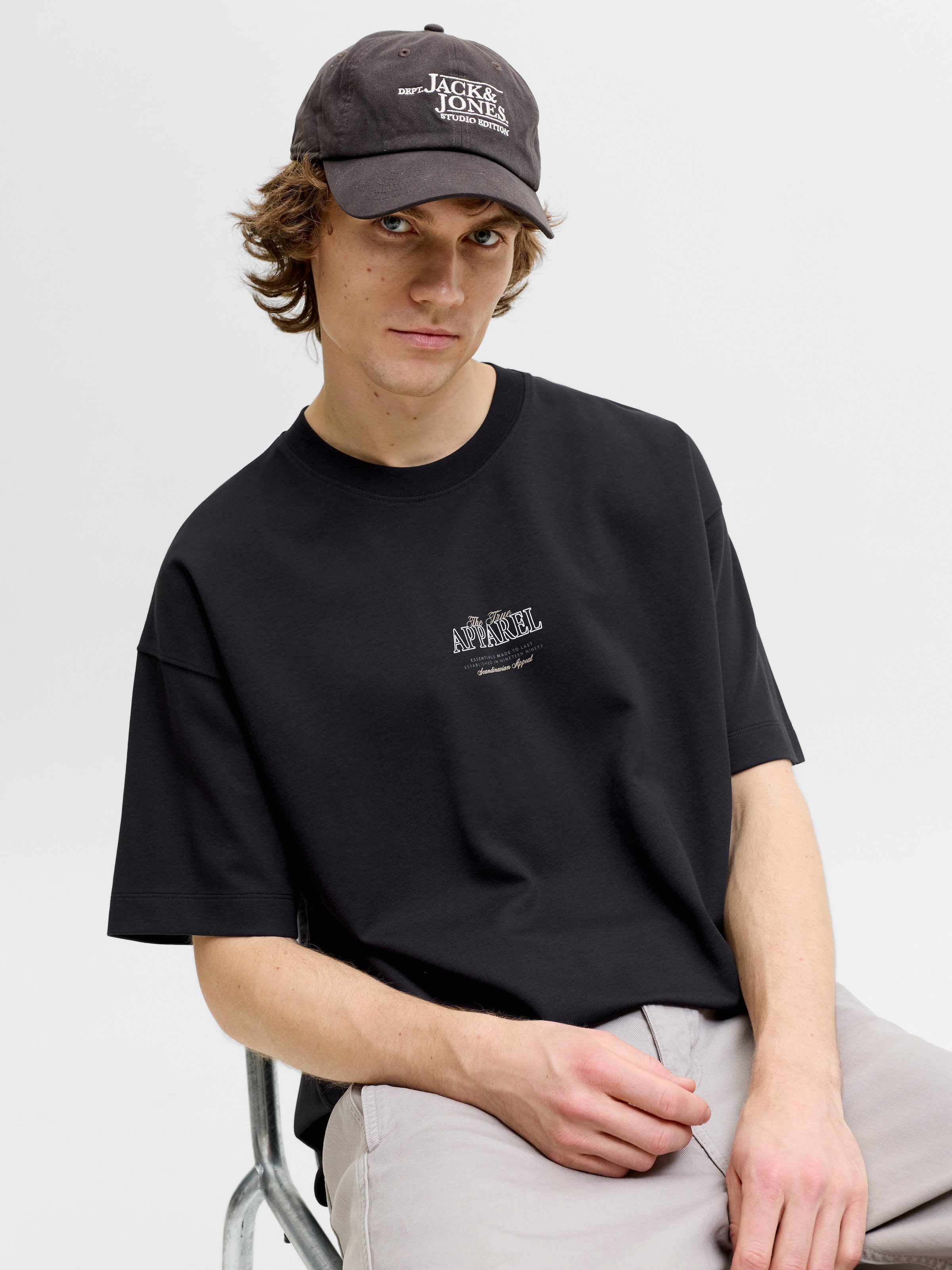 Jack & Jones T-shirt »JJEBARRON STUDIO TEE SS O-NECK SN« mélange de coton, coupe ample