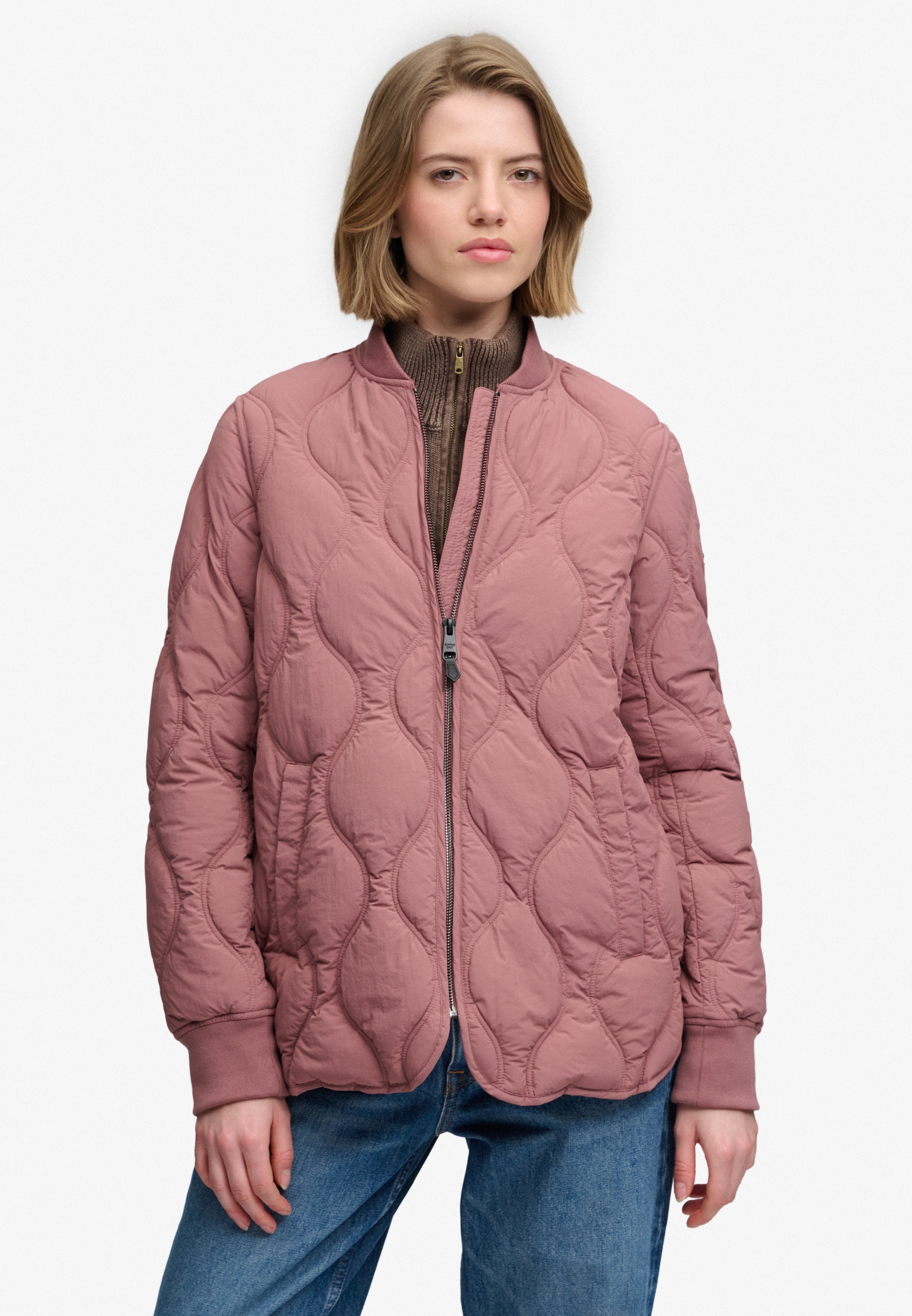Superdry Veste matelassée »SHORT ONION QUILT LINER JKT« avec fermeture éclair, en nylon, coupe décontractée, aspect uni