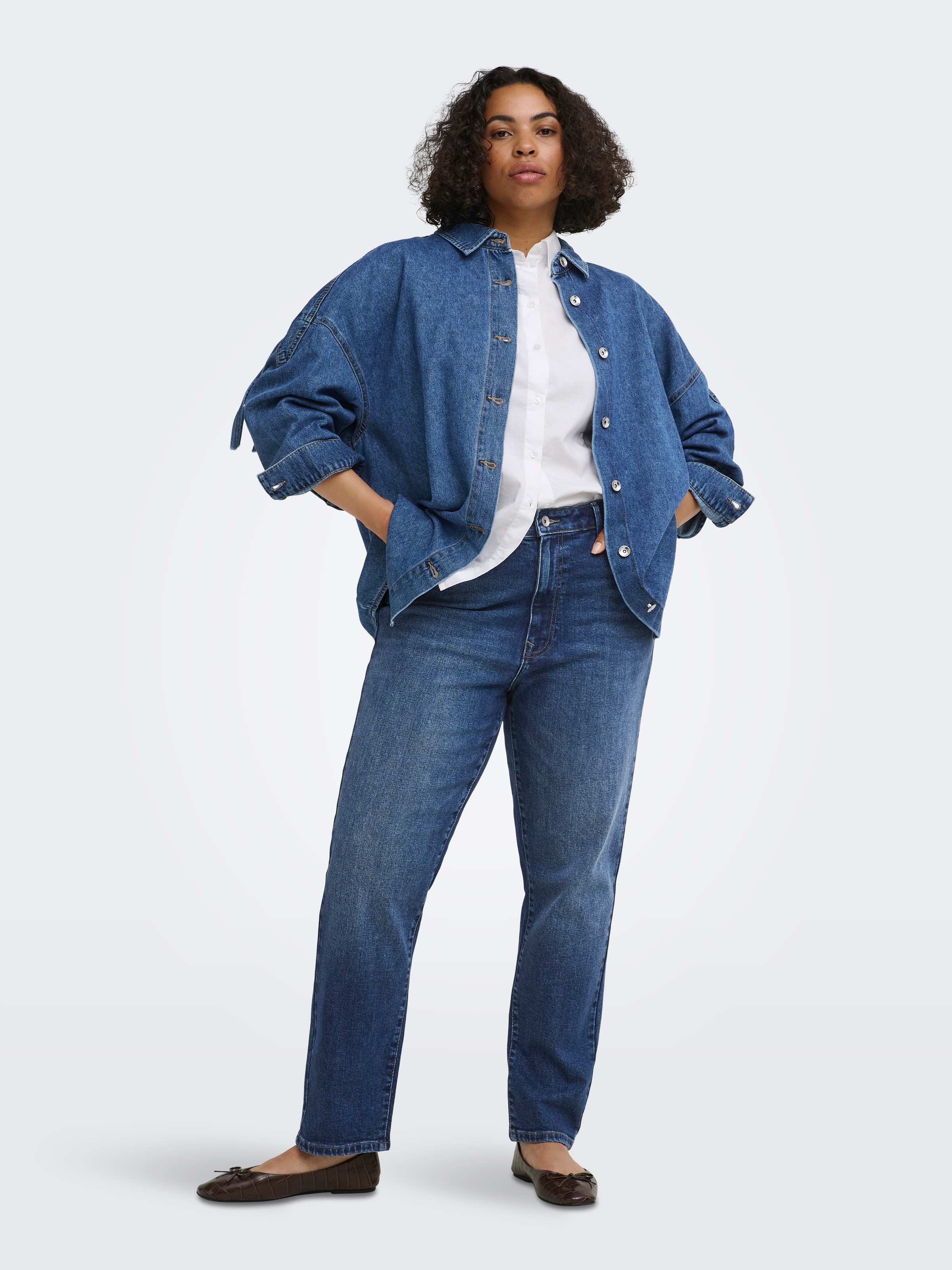 ONLY CARMAKOMA Jeans droit »CAREMILY STRETCH HW ST ANK DNM TAI440« mélange coton, taille haute