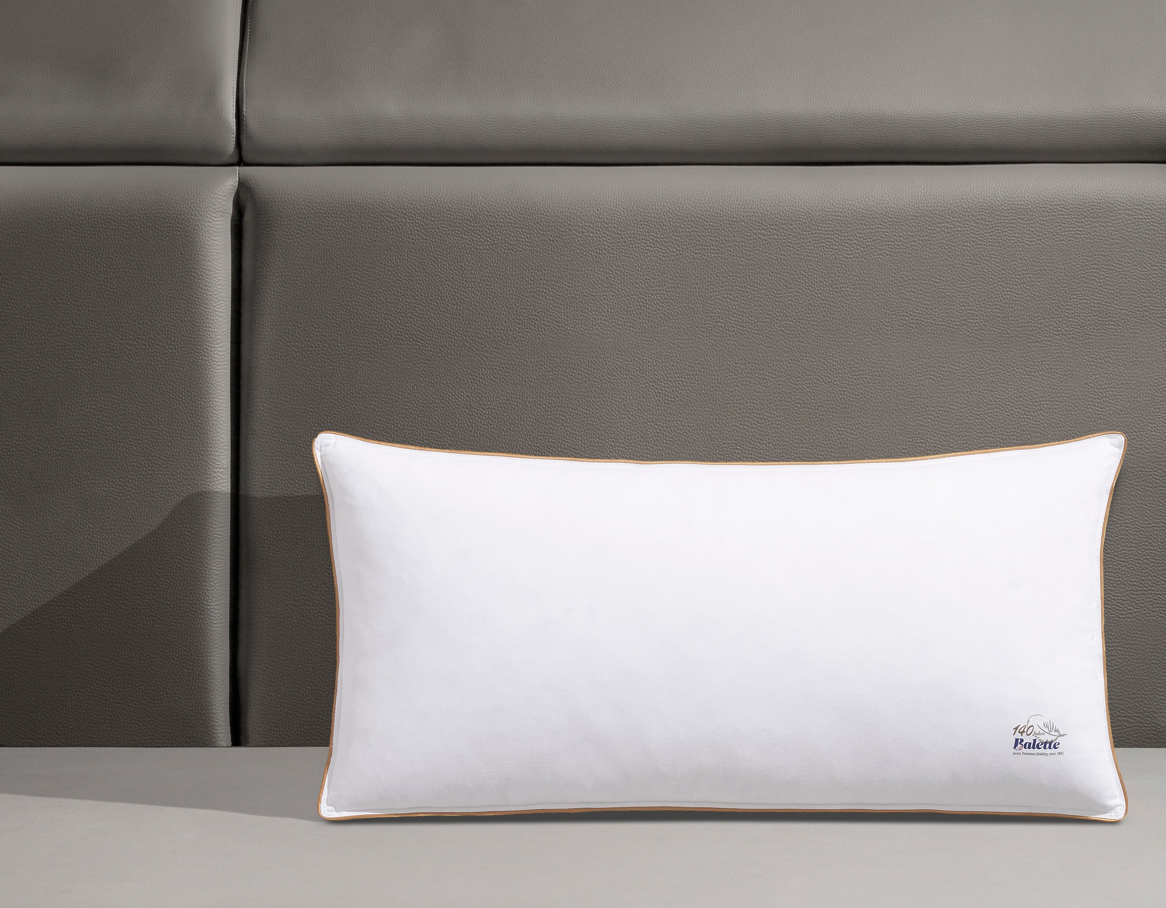 Balette Federkopfkissen »140 Jahre Balette« Füllung: 85Federnund15Daunen 1 Stk. tlg. Federkopfkissen, Kissen in 40x80 oder 80x80 cm erhältlich