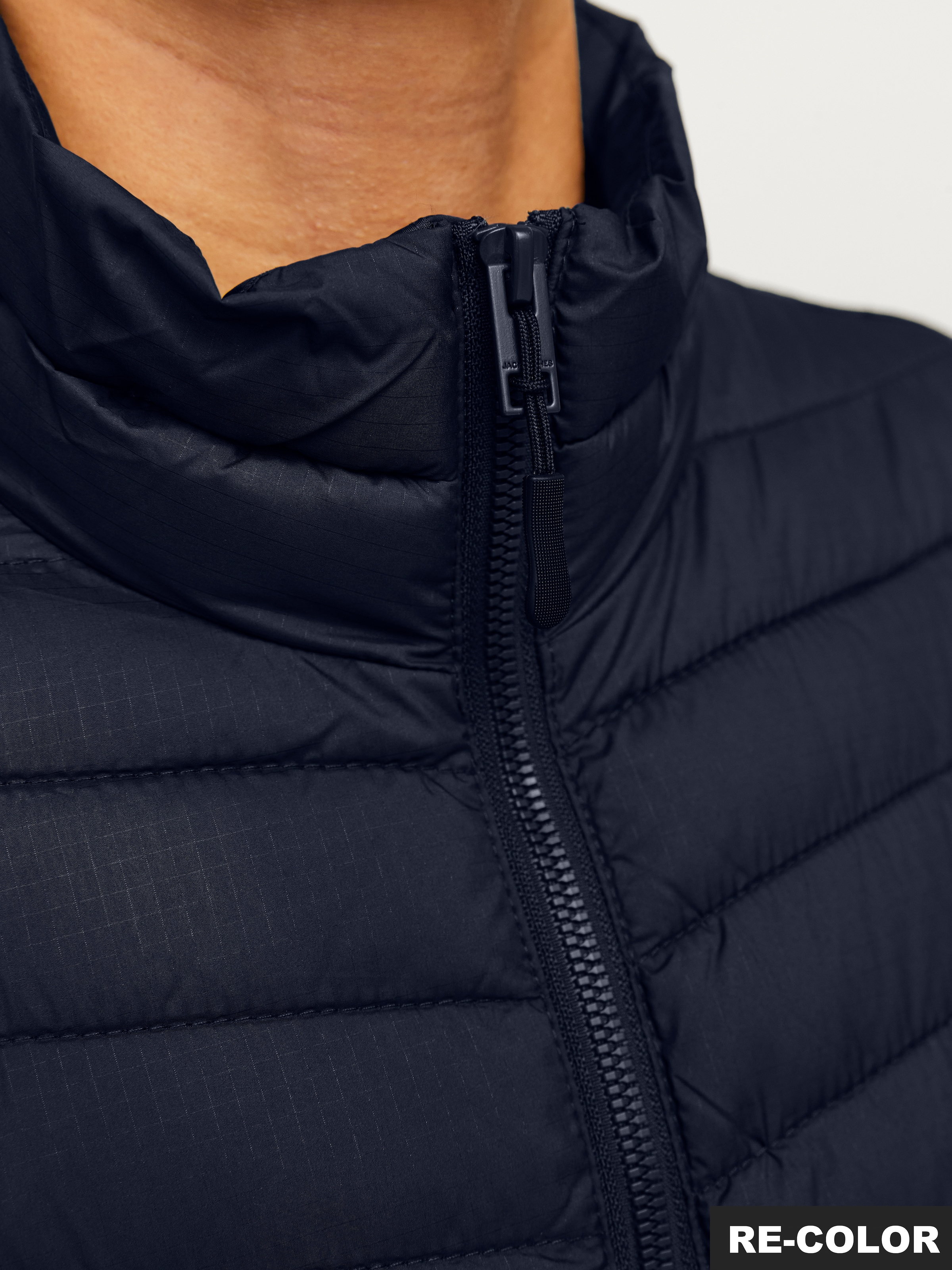 Jack & Jones Gilet matelassé »JJESTATE  Praktische Weste mit Beutel, ideal für unterwegs« unifarben, modisch, regular fit, Polyester