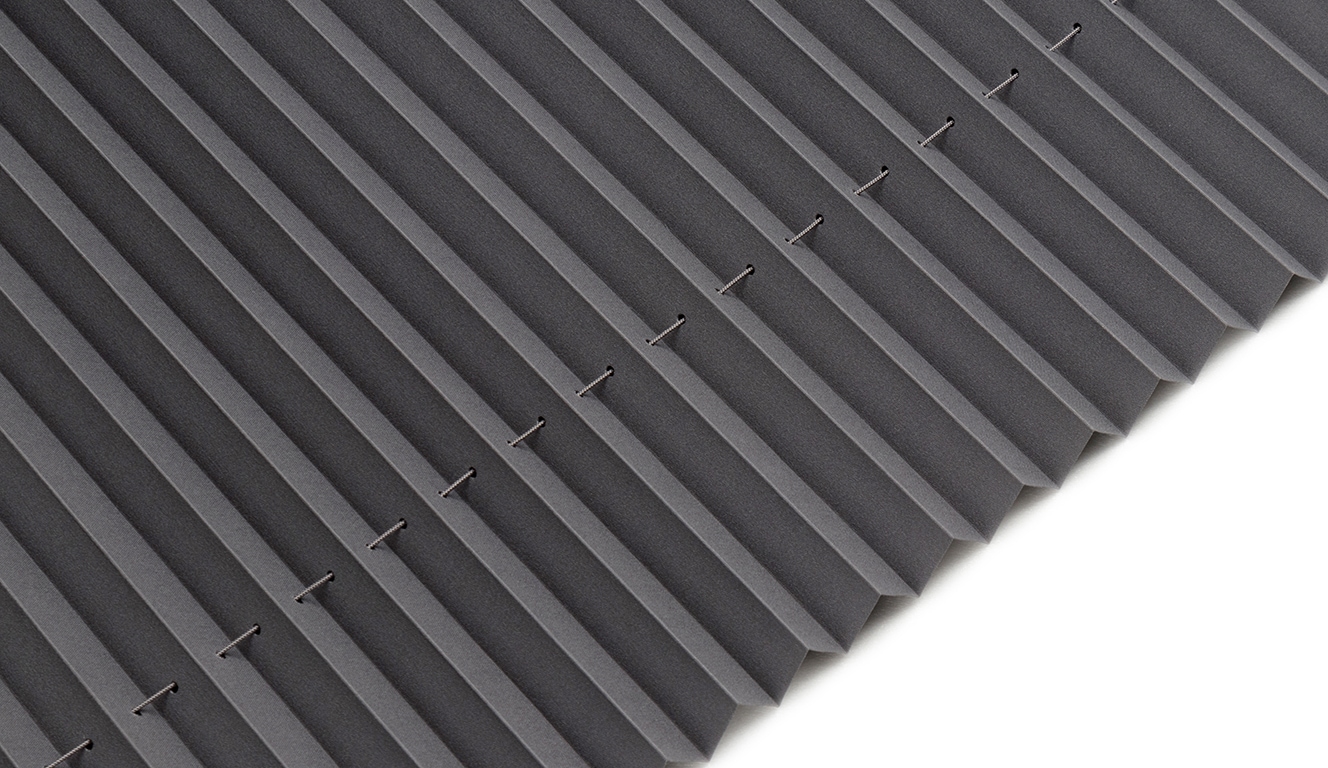 GOODproduct Plissee »LAHOLM UNI DARK« verdunkelnd ohne Bohren verspannt verdunkelnd, Klemmträger in Unifarben passend zum Plissee -NEUHEIT