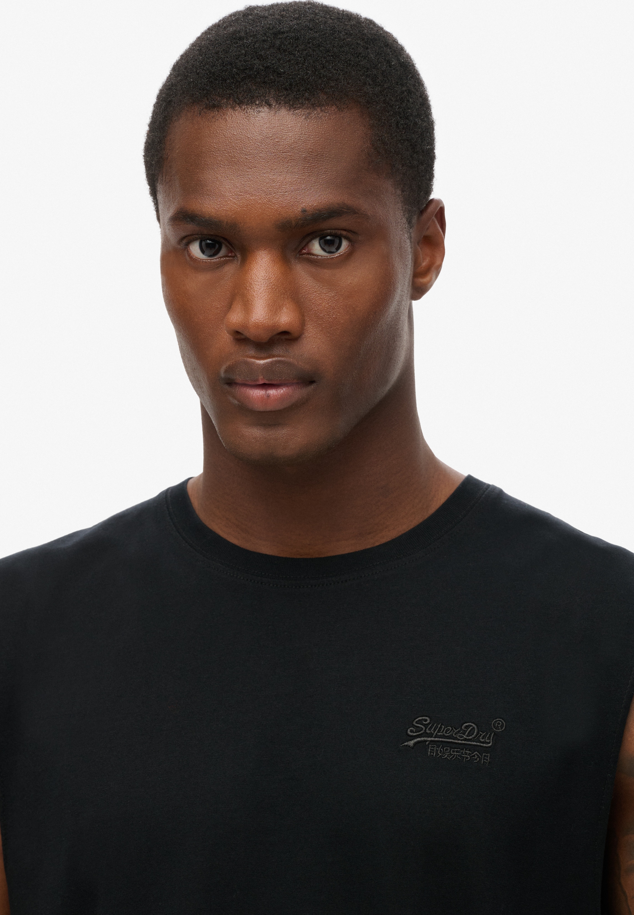Superdry Tanktop »ESSENTIAL LOGO TANK UB« mit lockerer Passform, aus Baumwolle und Single Jersey