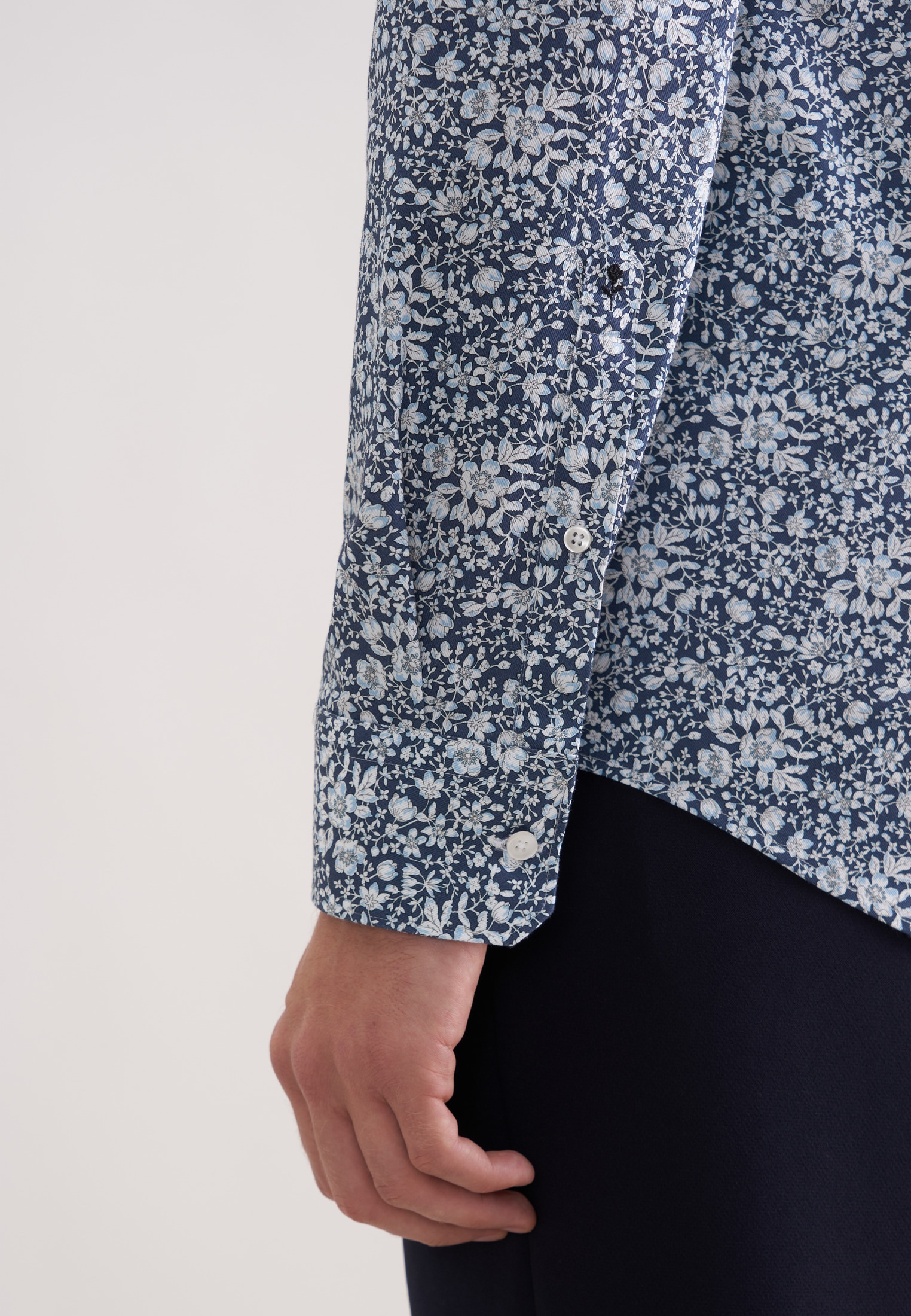 seidensticker Chemise d'affaires »Schwarze Rose« Slim 1/1 Kentkragen Druck