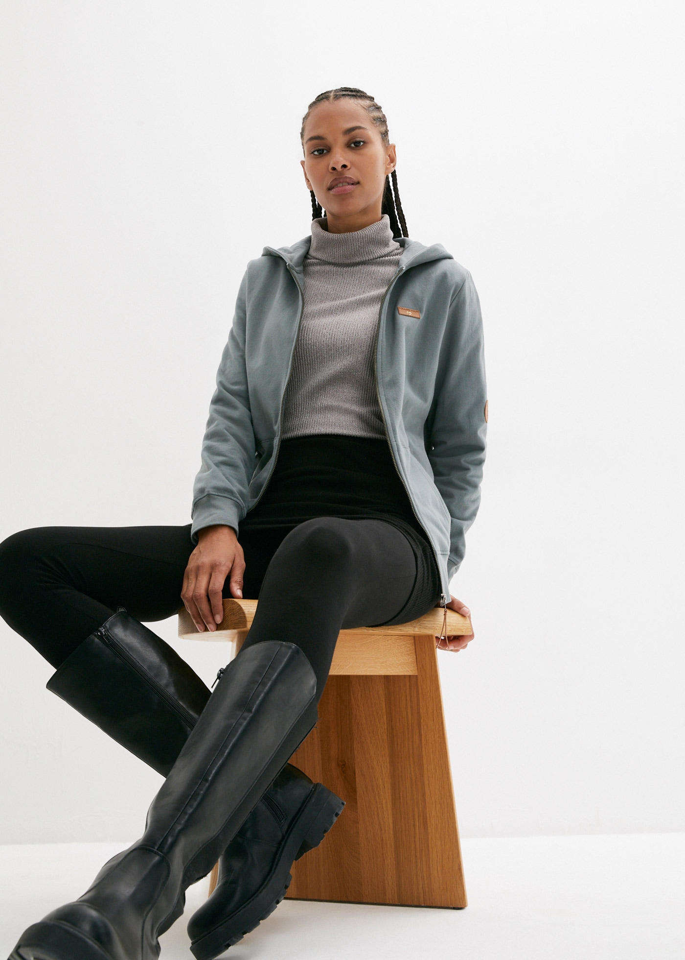 bonprix Sweat à capuche avec capuche, poches kangourou, en coton, avec fermeture éclair