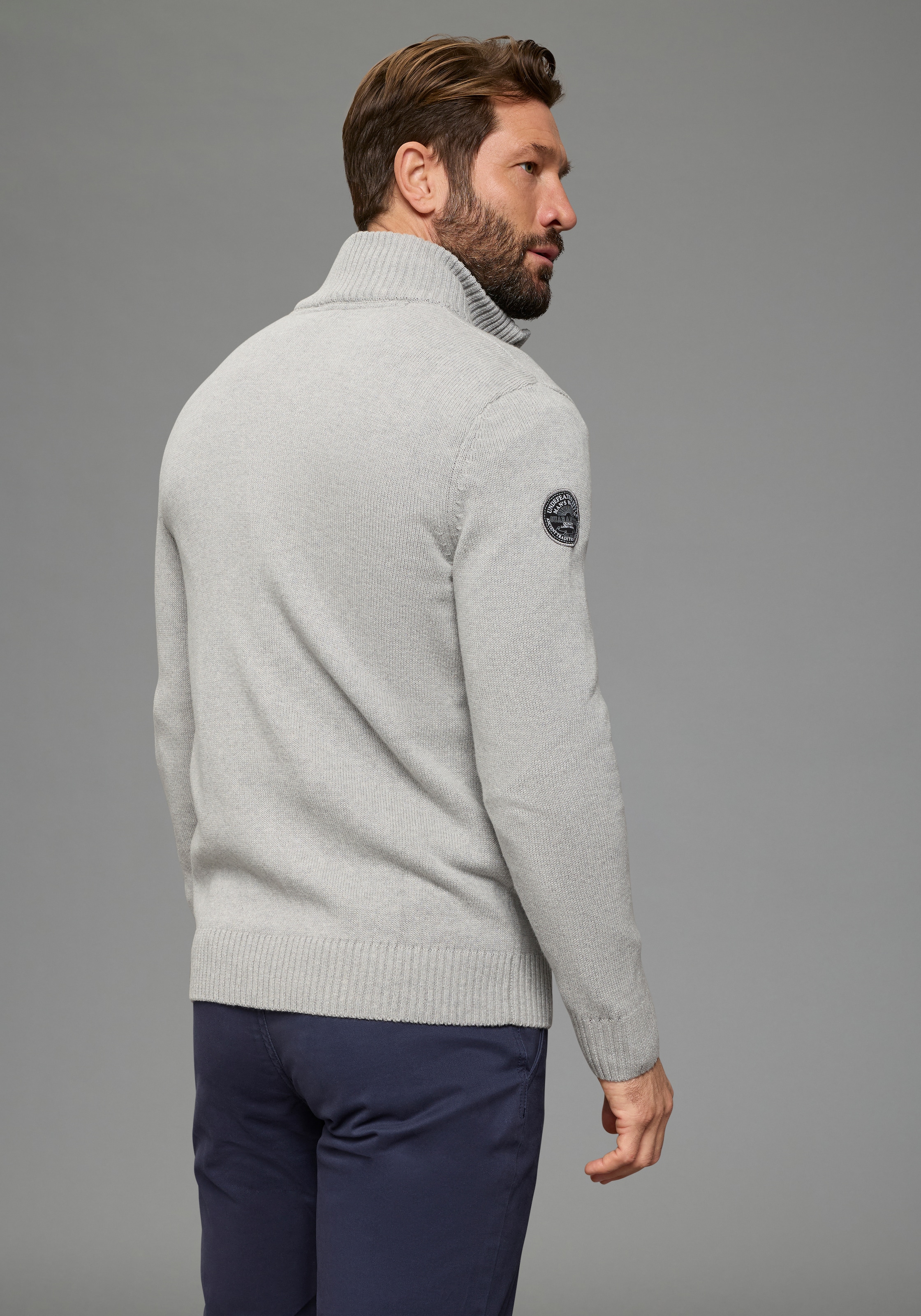 Man's World Strickjacke »Neue Kollektion! Highlight mit Brusttasche und Badge« casual Stil, mit Reissverschluss, Langarm, melierte Optik