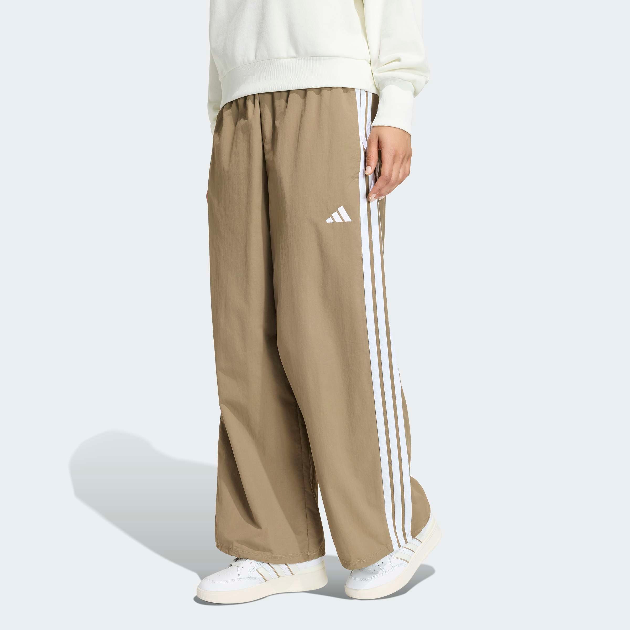 adidas Sportswear Pantalon de sport »ICONIC, GEWEBT, WEITES BEIN«