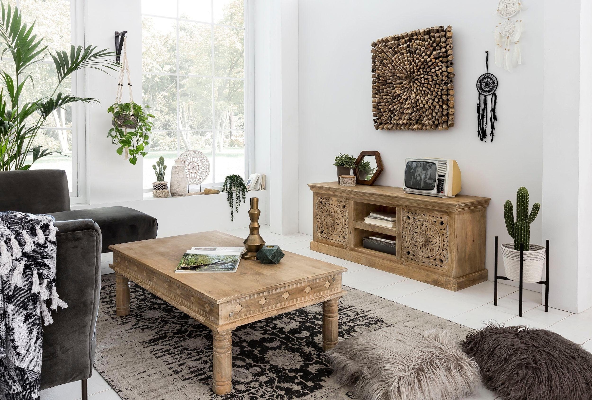 SIT Lowboard »Dmanisi aus Mangoholz mit 2 Türen und 2 offenen Fächern« TV-Lowboard mit 2 Kabellöchern und aufwändigen Schnitzereien