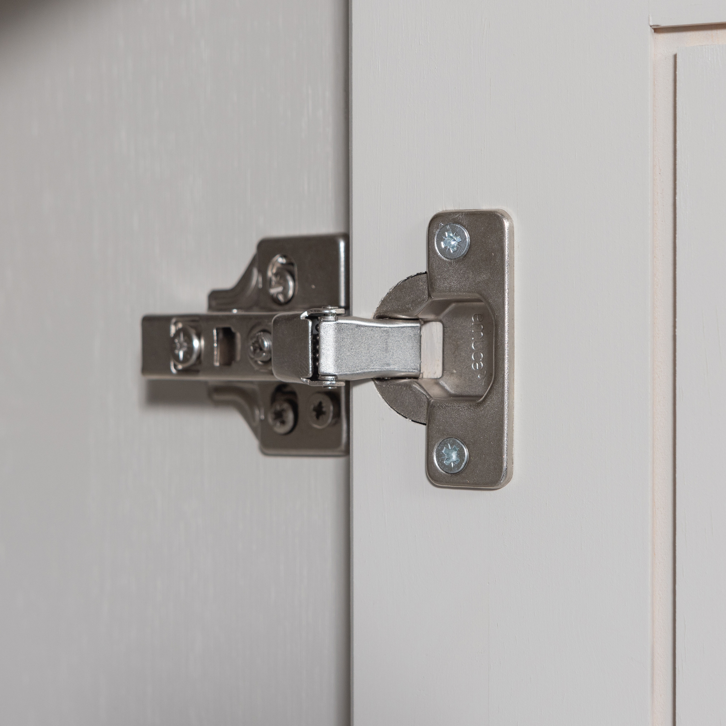 WOOOD Armoires à vêtements »Olivia FSC®-Kiefernholz mit Hängebereich, H 212 x B 171 x T 63 cm« capacité de charge 10 kg par étagère, options d'étagères disponibles