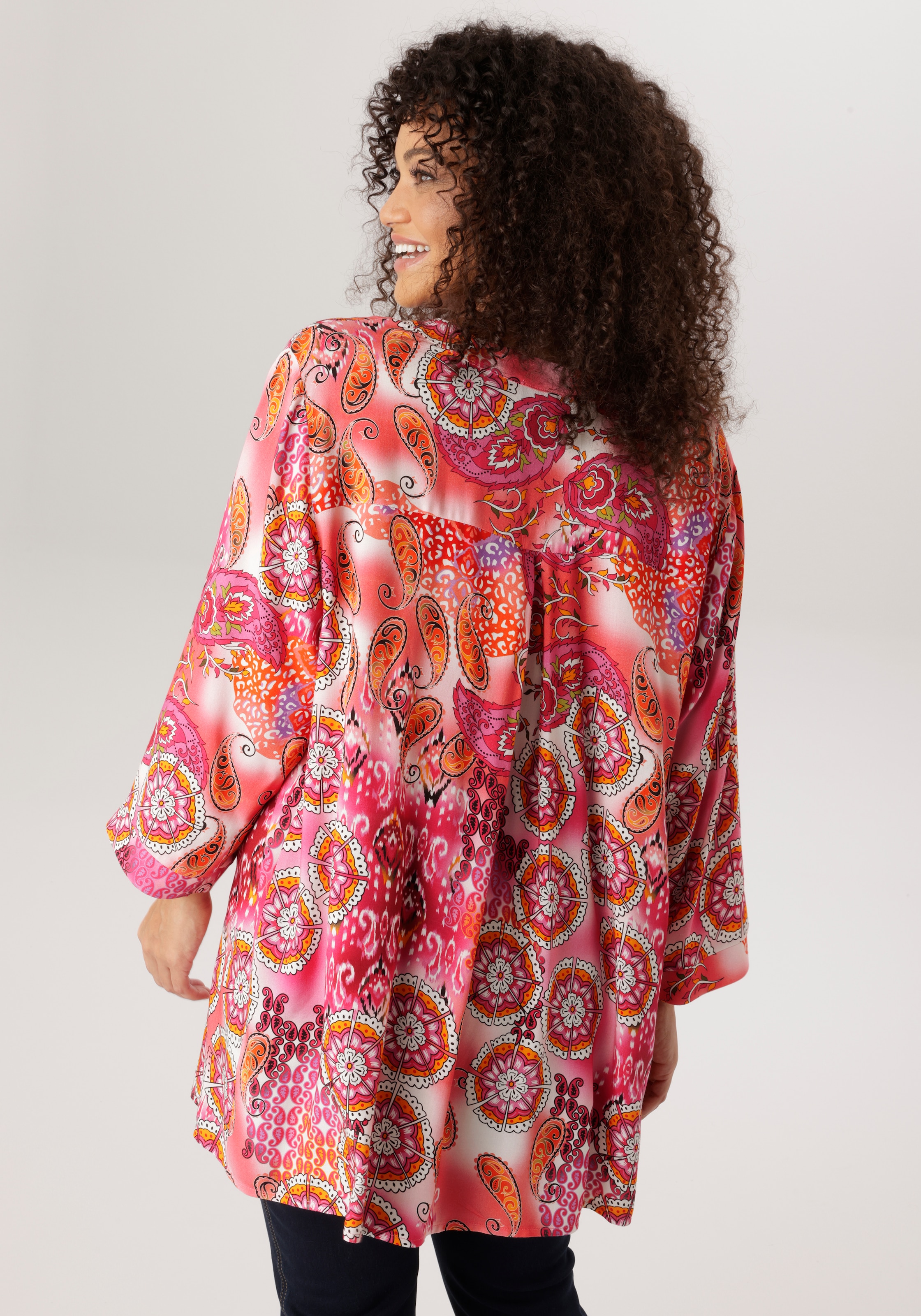 Aniston PLUS Blouse à enfiler mit extravaganten farbenfrohes Blumen-Paileydessin - NEUE KOLLEKTION