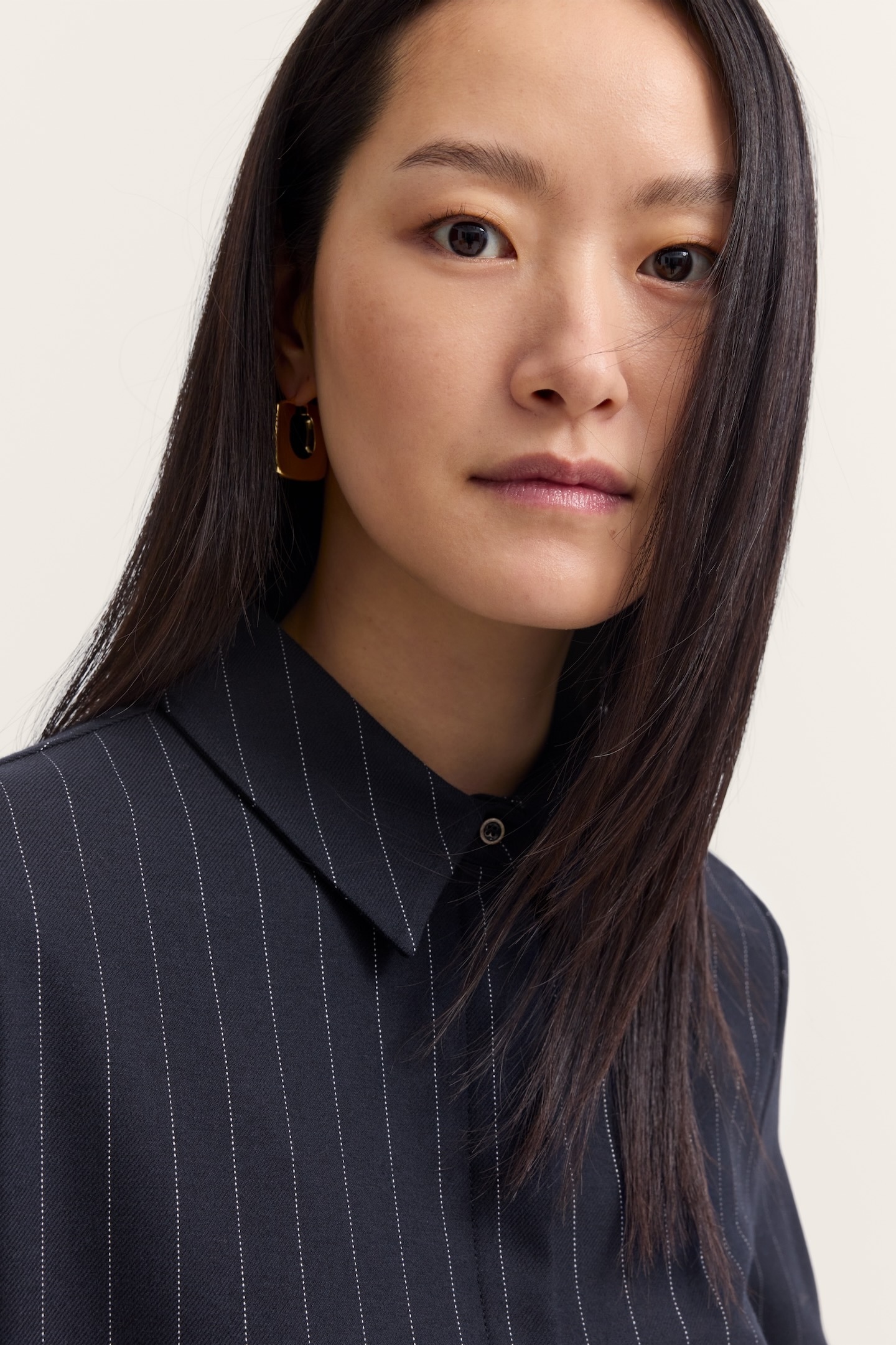 bugatti Blouse à manches longues »Stretch-Mix« mit Nadelstreifen und verdeckter Knopfleiste