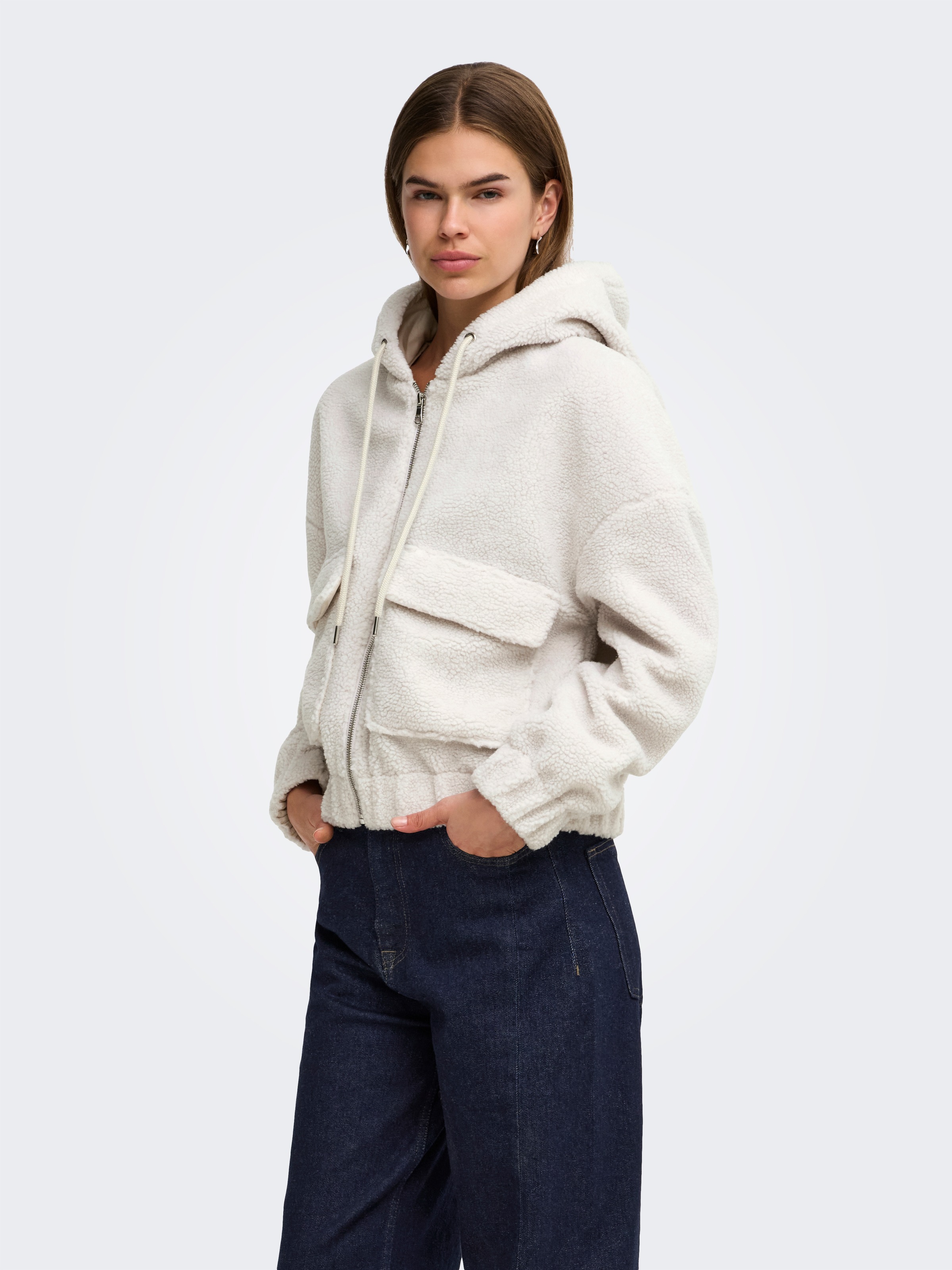ONLY Veste à capuche en peluche »ONLTANJA TEDDY HOOD JACKET OTW NOOS« avec capuche fibre synthétique,