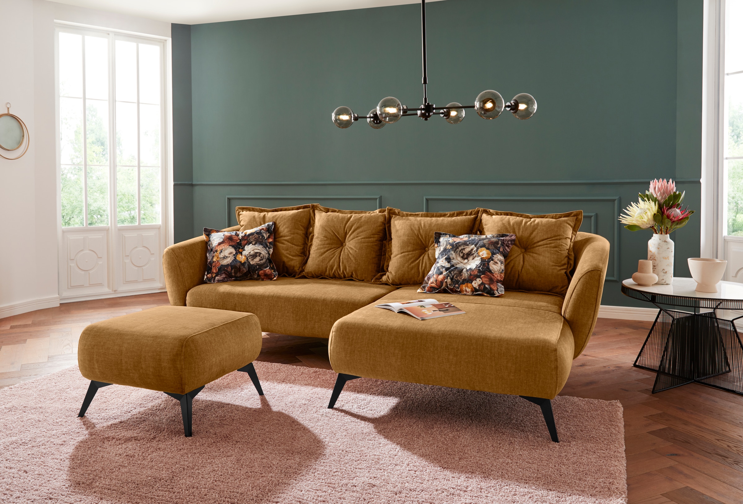 Home affaire Canapé d'angle »Baggio romantische Polsterecke, bequem,  Breite 277 cm, L-Form« Zierkissen inklusive, schwarze Metallfüsse