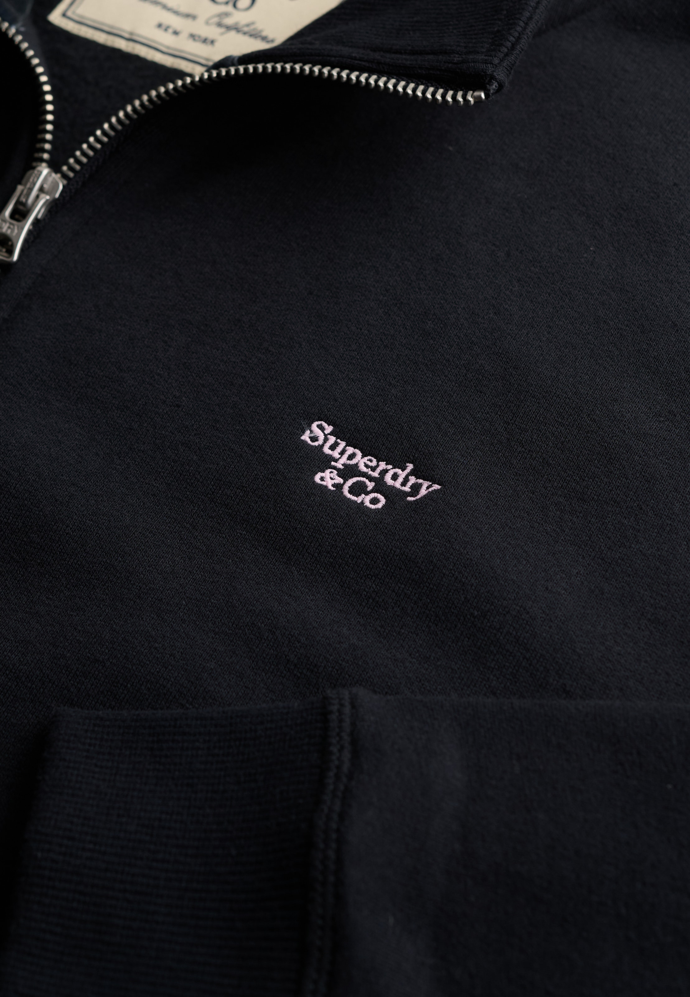 Superdry Veste sweat »SIGNATURE EMB OVERSIZED TRACK« coupe oversize, avec fermeture éclair, encolure haute fermée