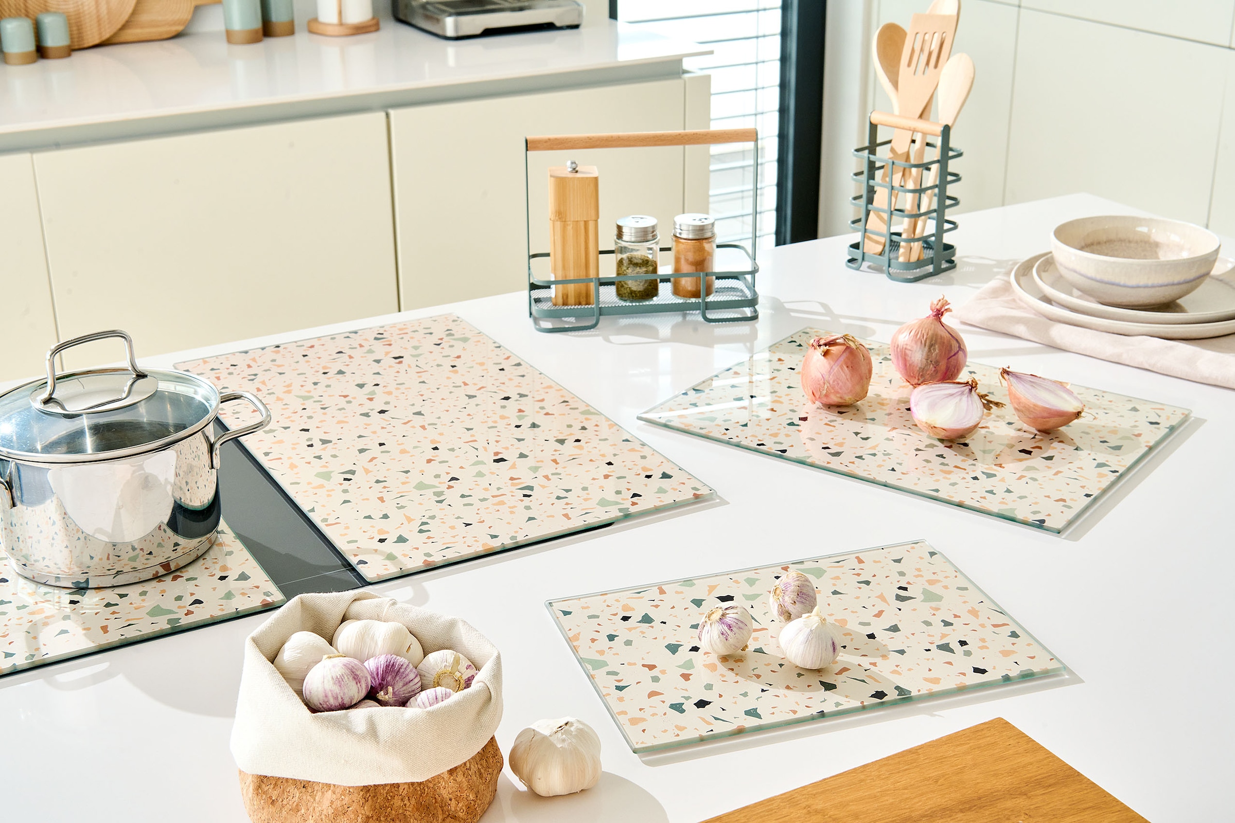 Zeller Present Planche à découper »Herdabdeck-/Schneideplatten-Set "Terrazzo", 2-tlg.« Moderne Platte aus Sicherheitsglas