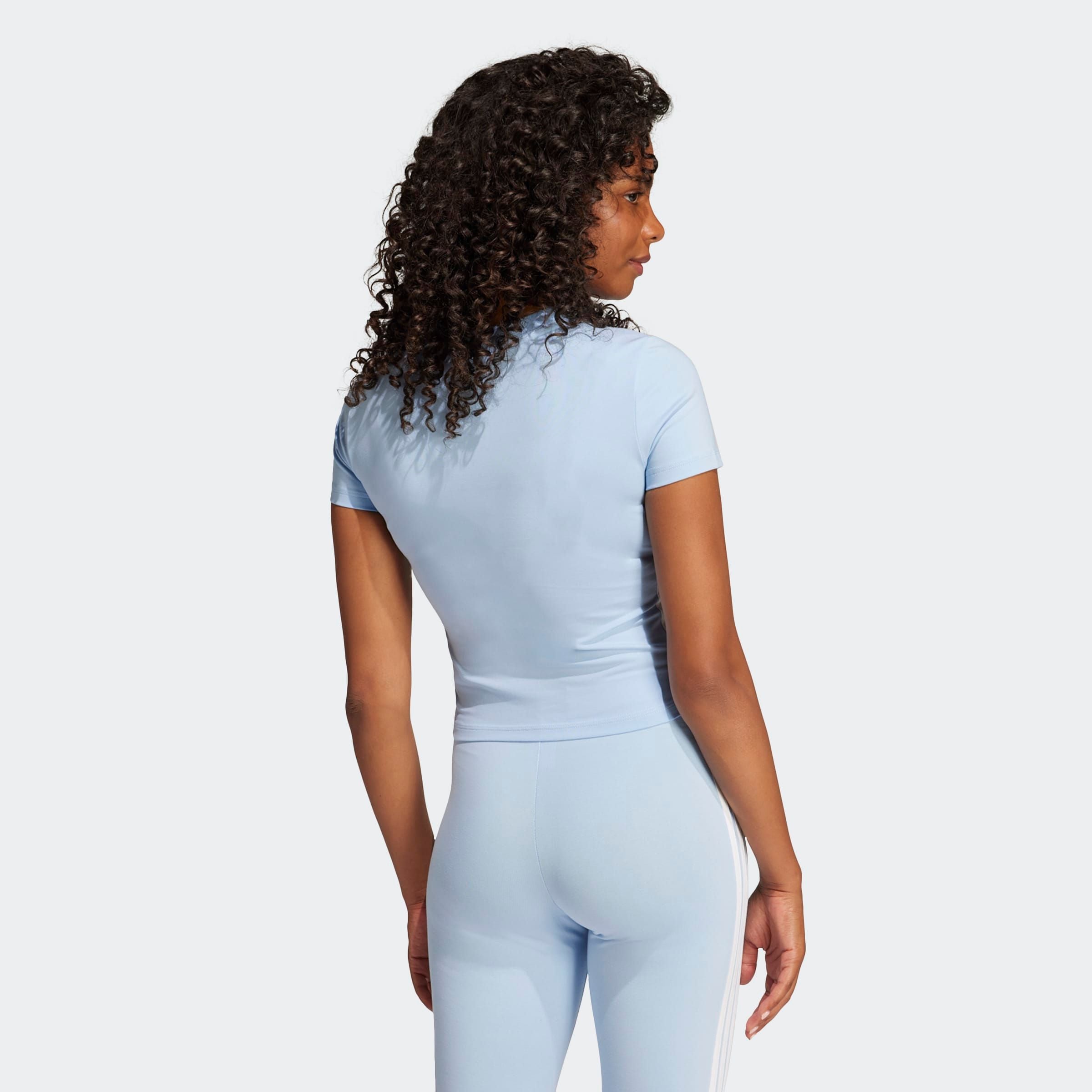 adidas Sportswear T-shirt »ESSENTIALS 3-STREIFEN SLIM BABY« schmale Passform, Rundhalsausschnitt, mit Elasthan-Anteil