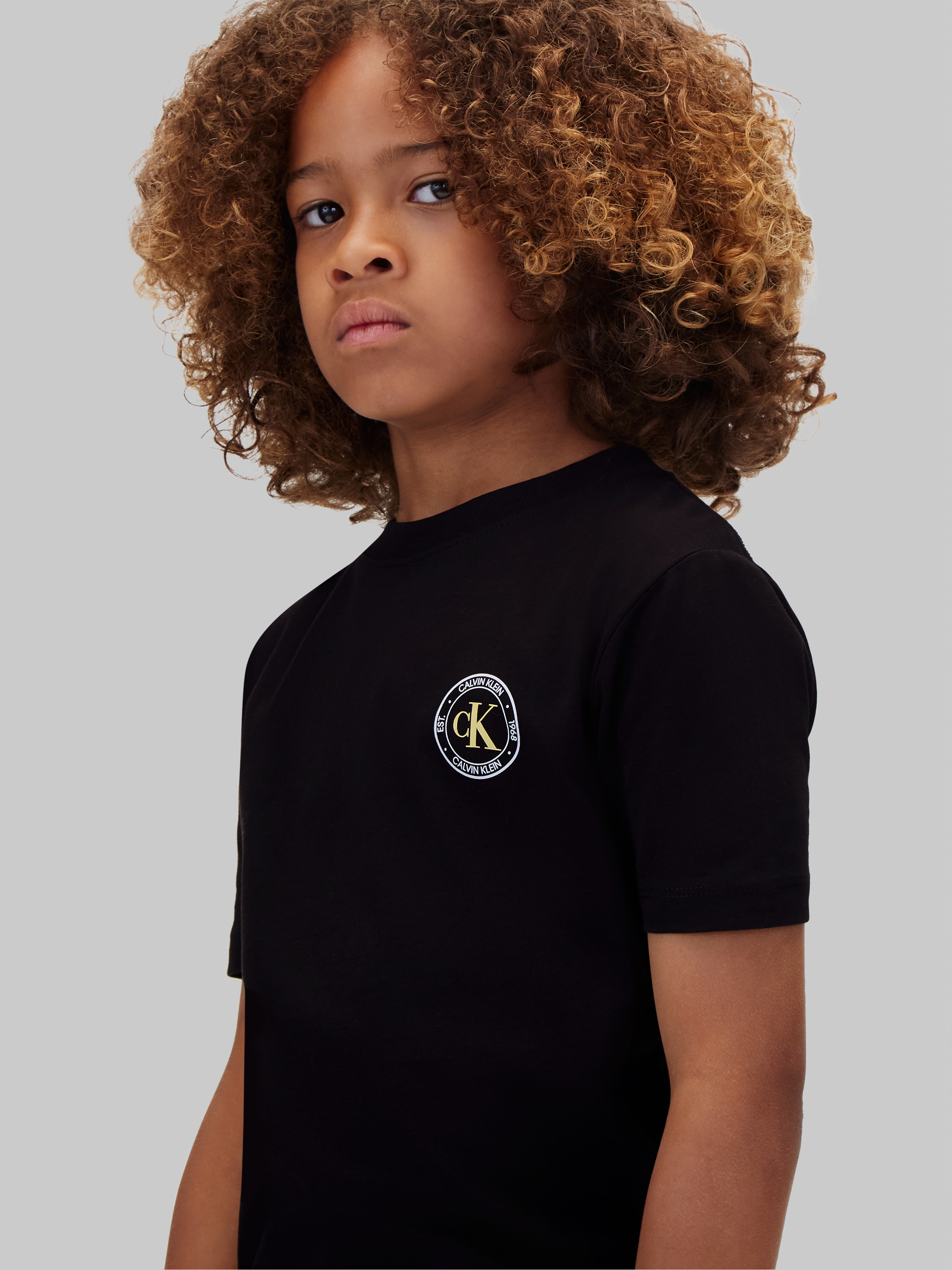 Calvin Klein Jeans T-Shirt »CK SMALL CHEST CIRCLE SS T-SHIRT« Regular fit mit Rundhalsausschnitt