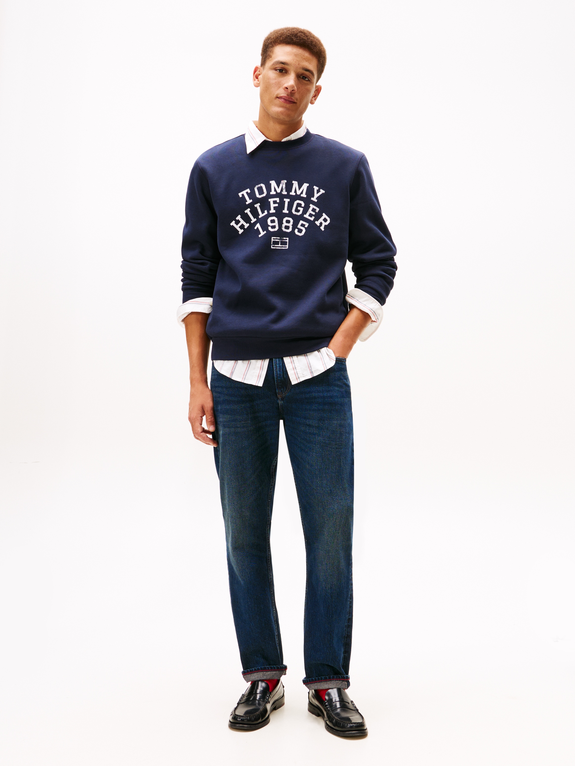 Tommy Hilfiger Sweatshirt »HILFIGER ARCH«, normale Passform, kontrastfarbener Print, Rundhals
