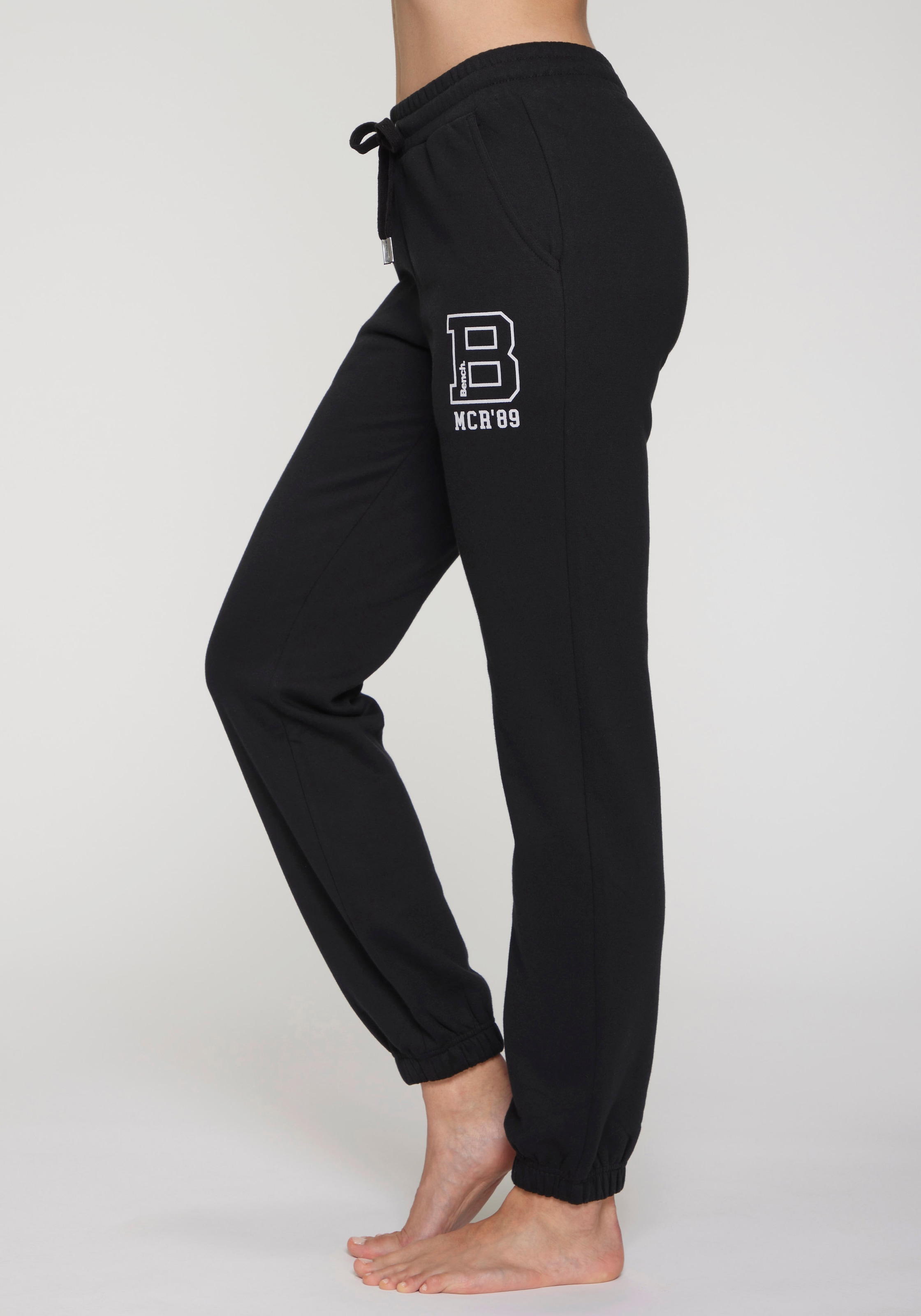 Bench. Loungewear Pantalon de jogging  avec poches latérales et impression logo, vêtements d'intérieur