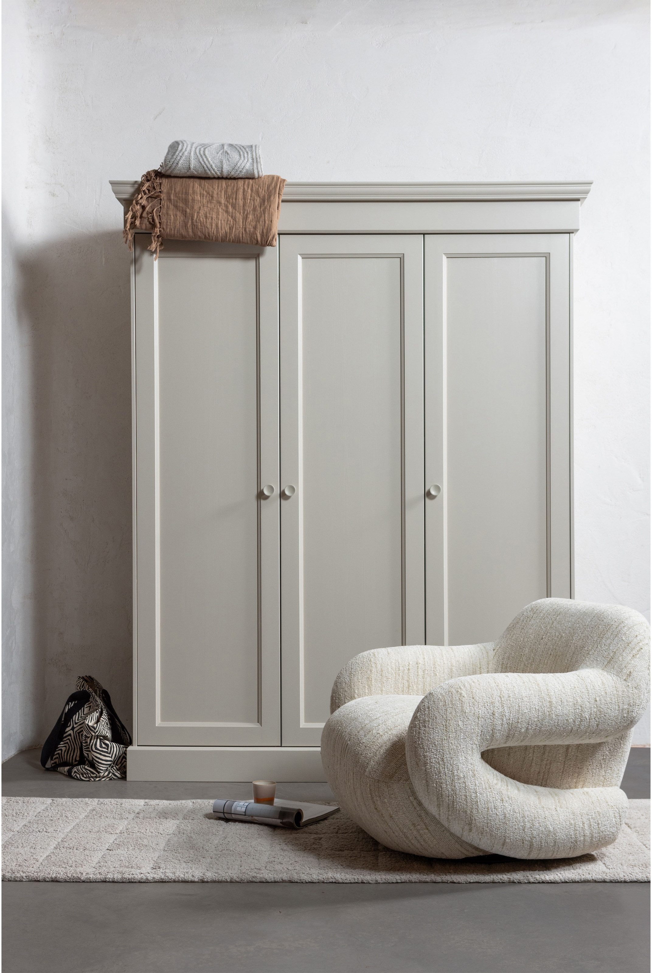 WOOOD Armoires à vêtements »Olivia FSC®-Kiefernholz mit Hängebereich, H 212 x B 171 x T 63 cm« capacité de charge 10 kg par étagère, options d'étagères disponibles