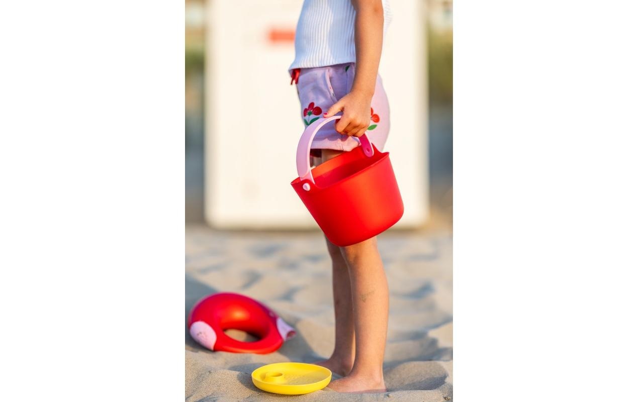 QUUT Seau de sable »Bucki – Red Cherry 2 Teile« Sandspielzeug
