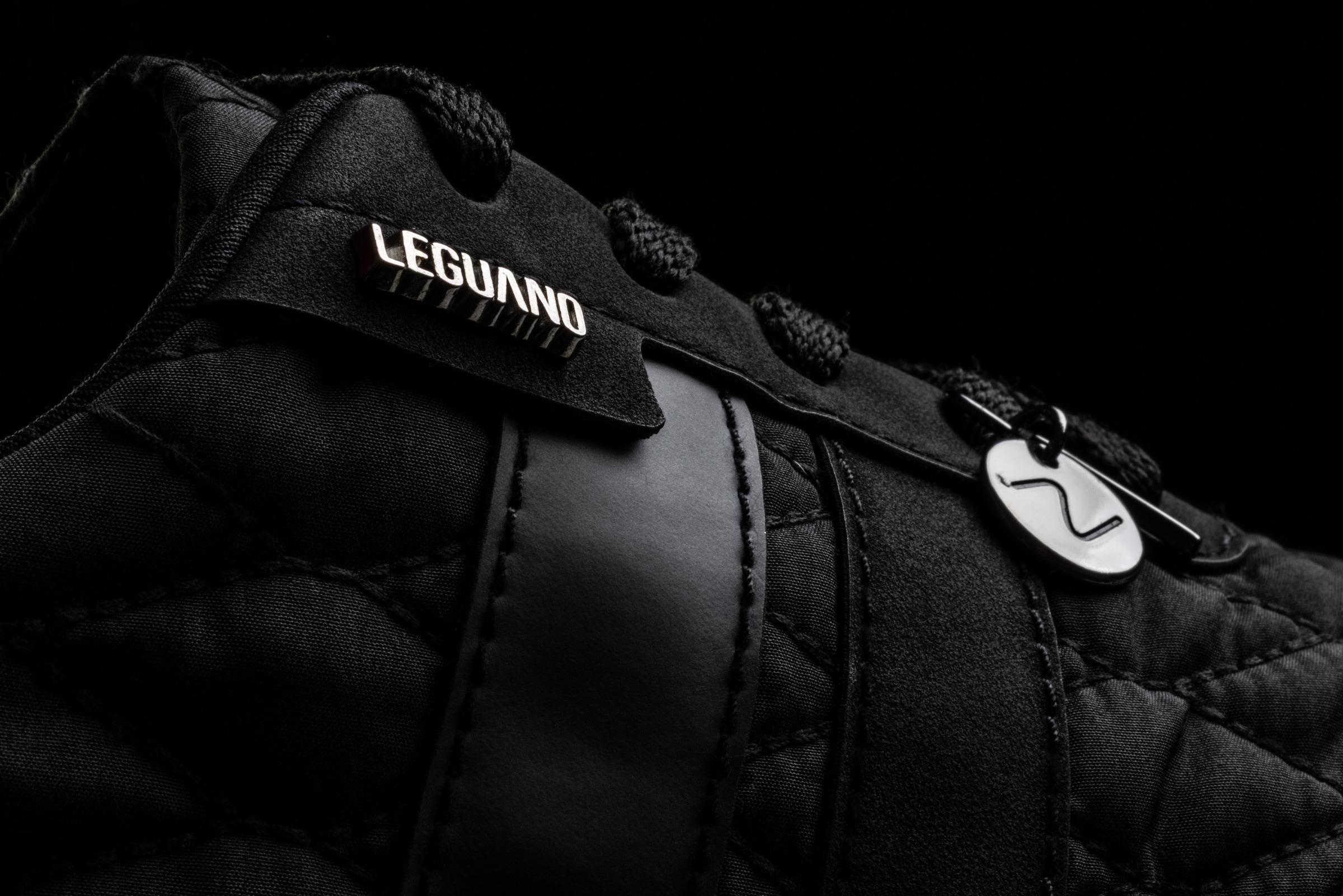 Leguano Chaussures pieds nus »NIGHTSTEP«  chaussure à lacets avec surpiqûres décoratives et pendentif logo