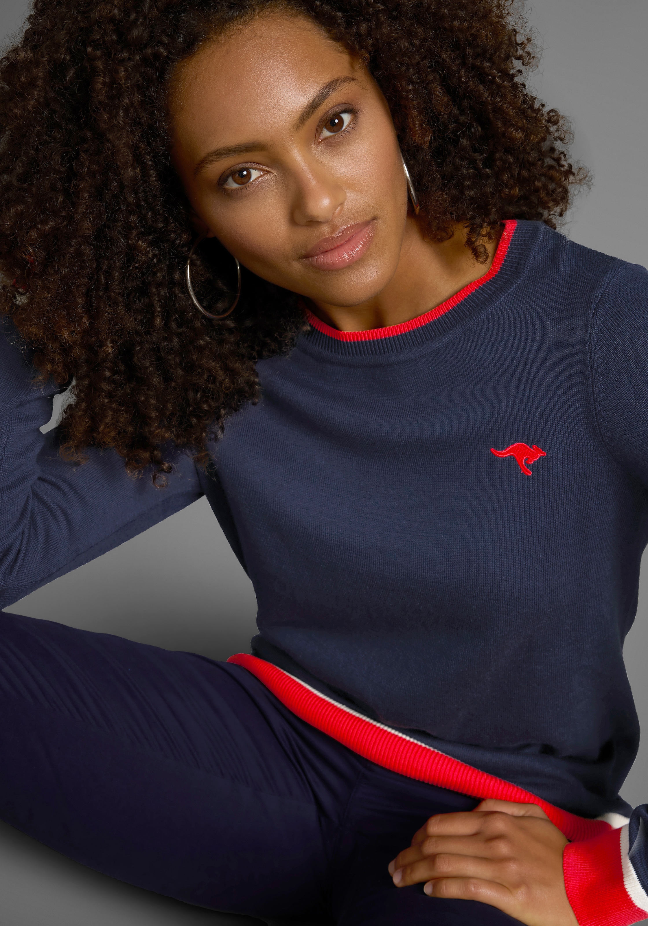 KangaROOS Pull à col rond mit kontrastfarbenem Saum