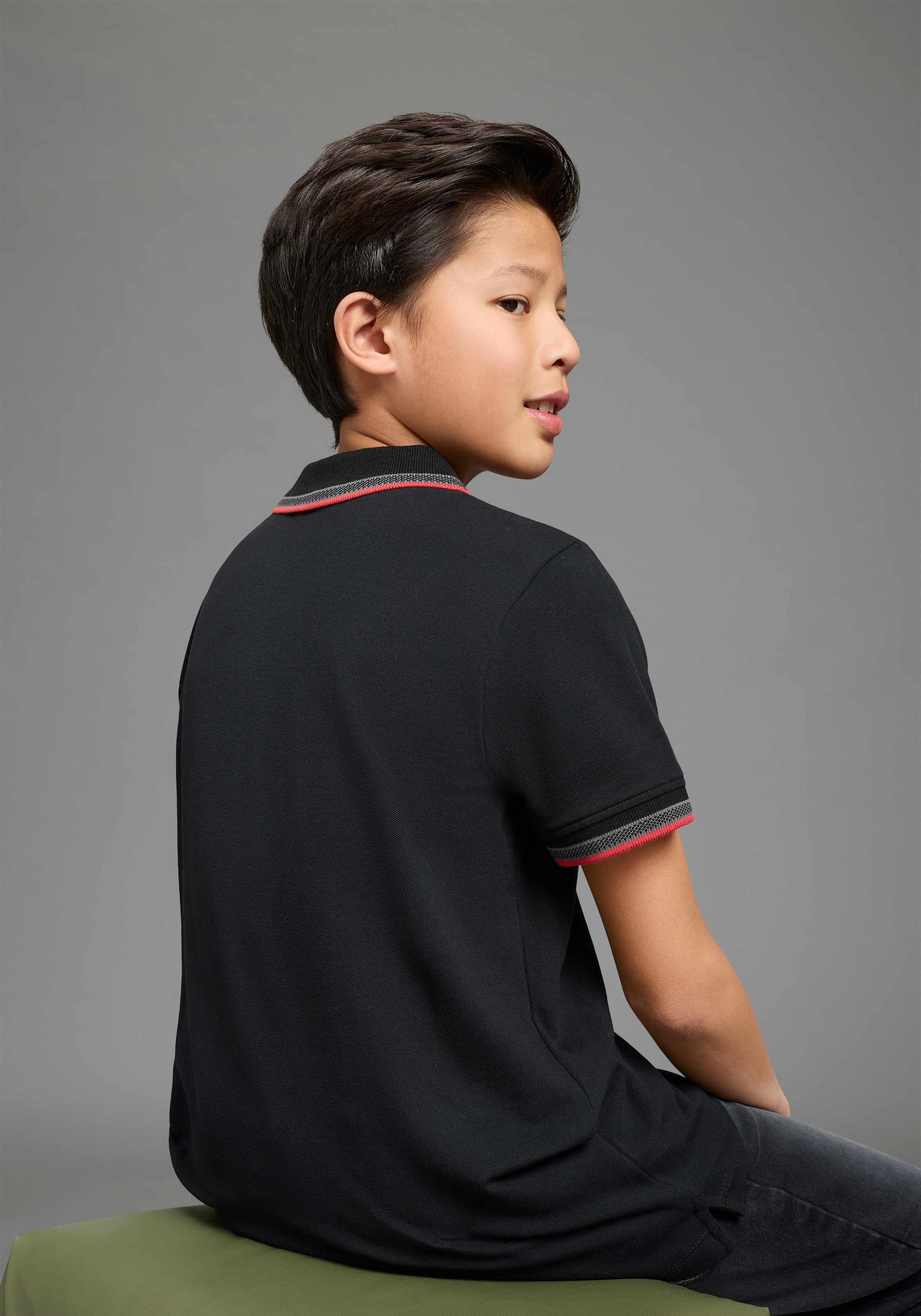 Bruno Banani Polo »Piqué-Shirt mit Logo-Print für Jungen« Basic-Passform, Kurzarm, mit Knopfleiste, mit Logodruck