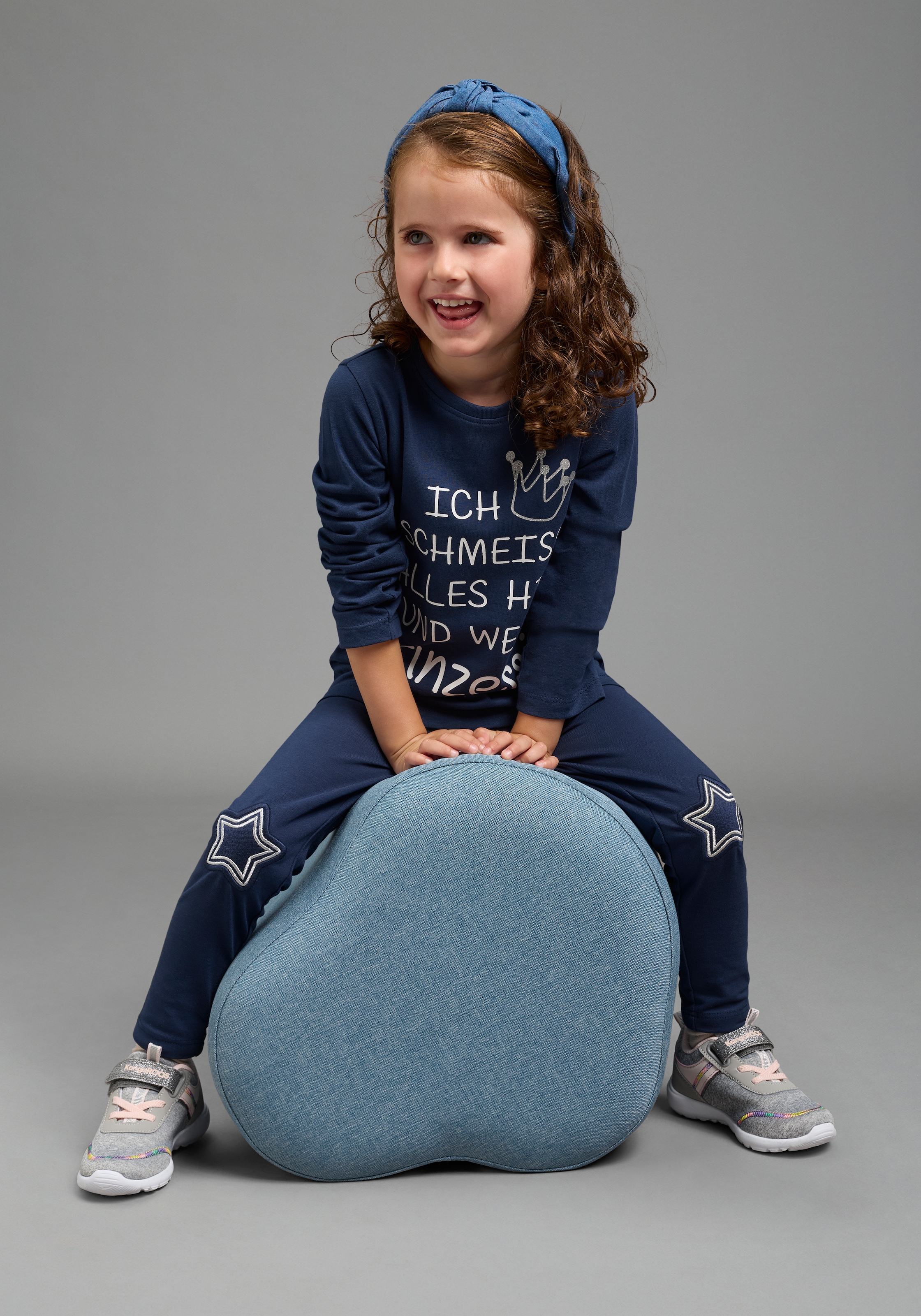 KIDSWORLD Langarmshirt »Ich schmeiss alles hin und werd´ Prinzessin« Sprücheshirt, langärmlig,  Basic-Passform,  mit Glitzerdruck