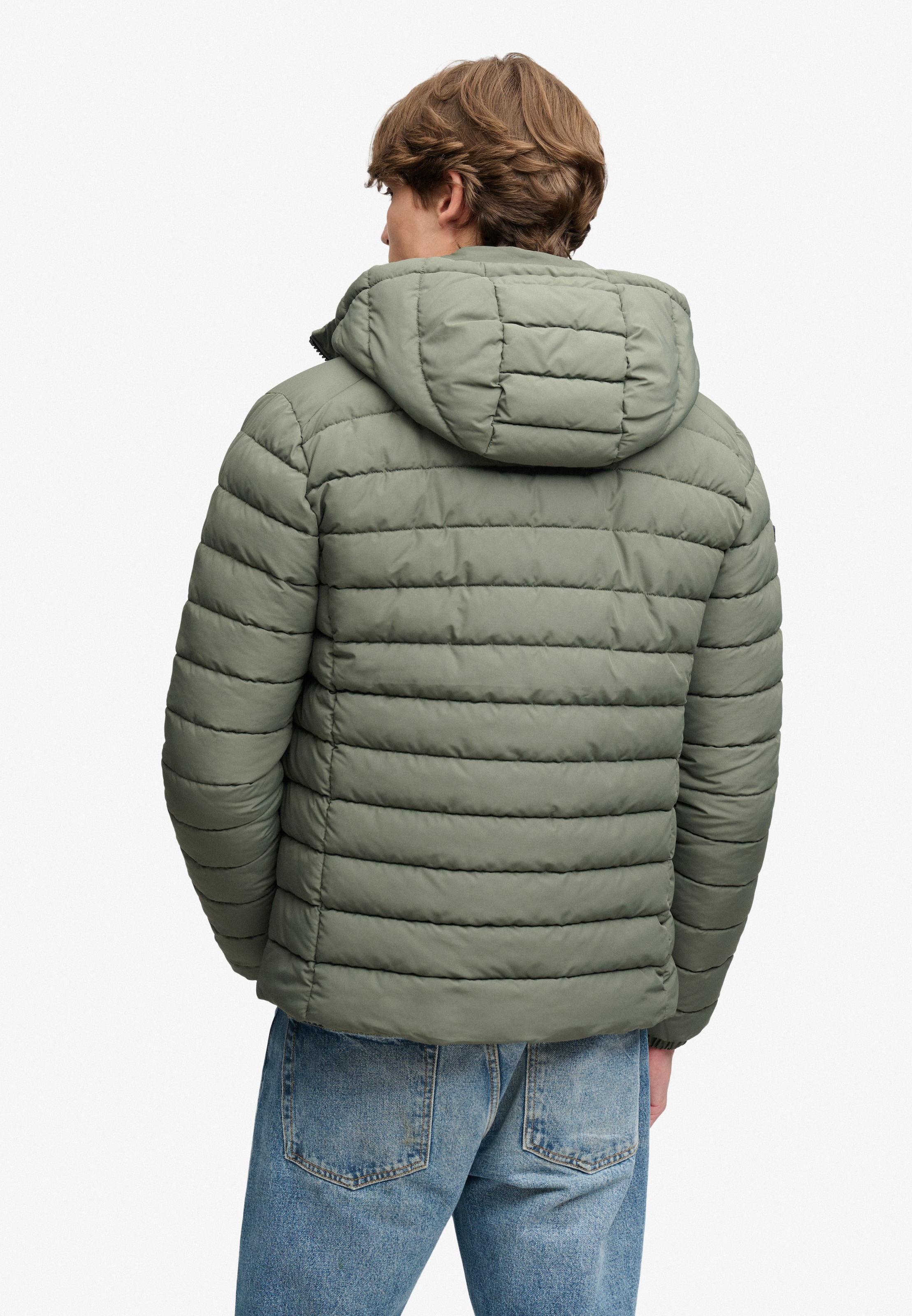 Superdry Veste matelassée »HOOD FUJI MIDWEIGHT PADDED JKT« avec capuche Kunstfaser, slim fit