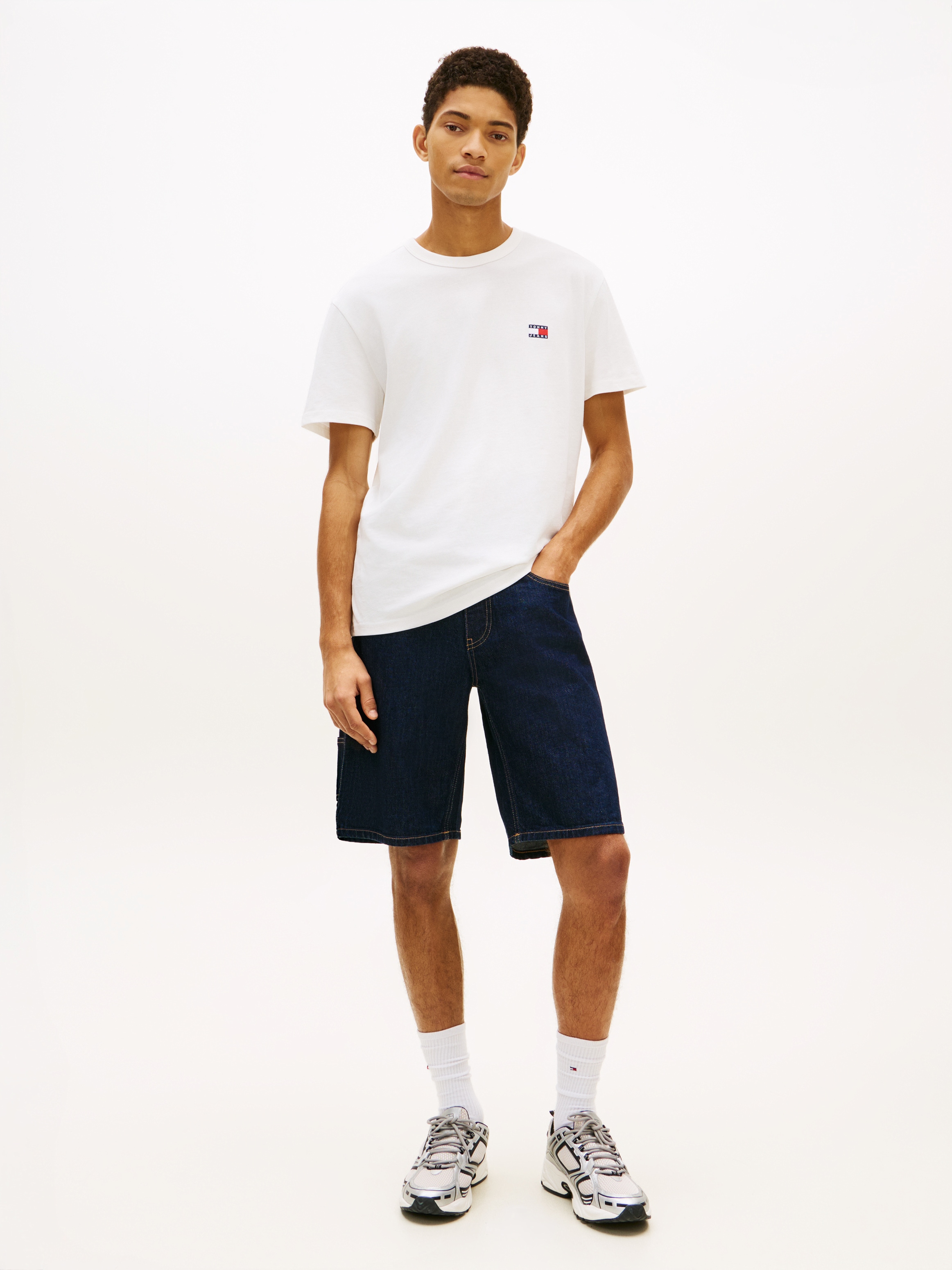 Tommy Jeans T-Shirt »TJM REG BADGE TEE EXT« mit Logostickerei
