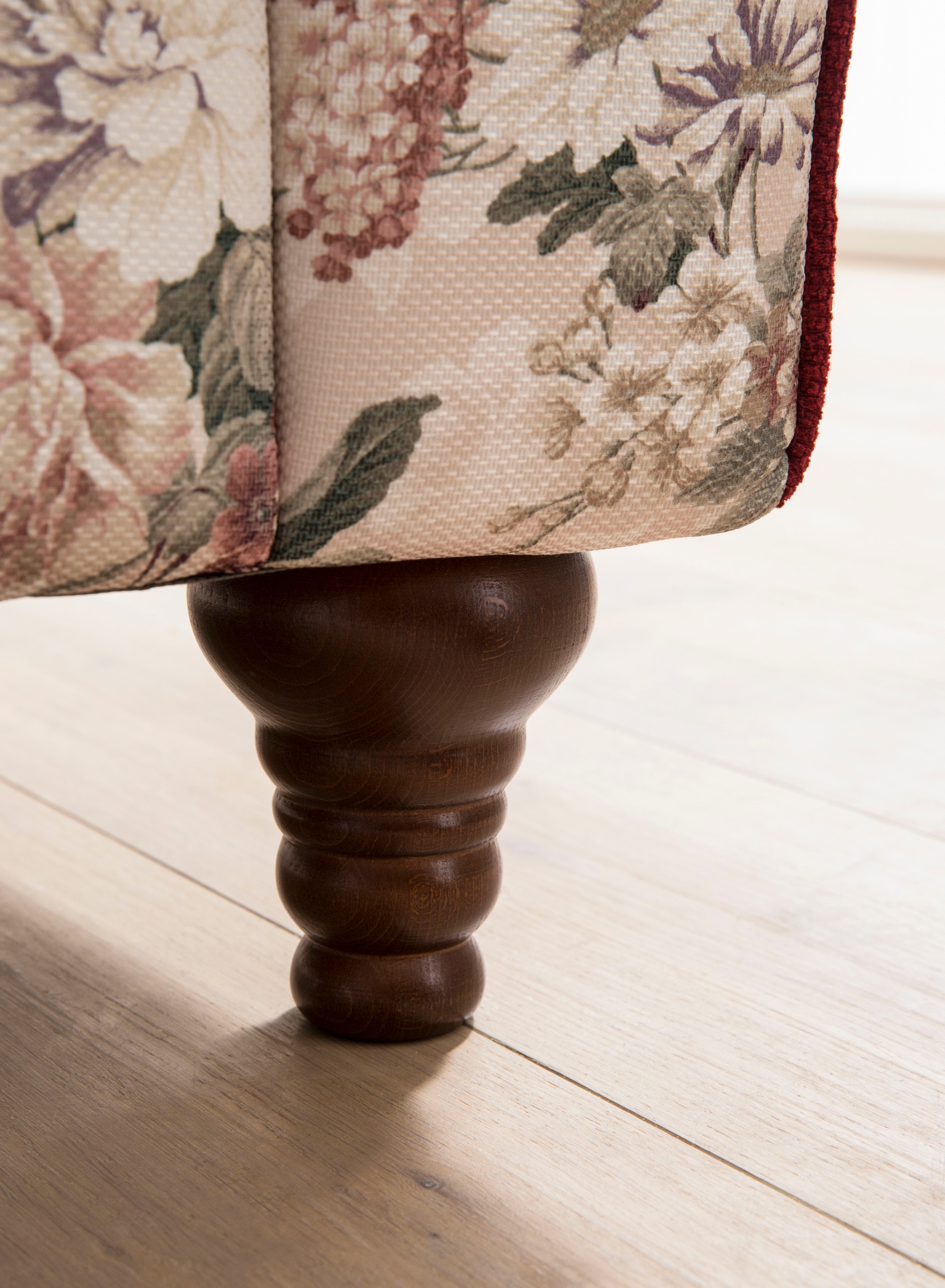 Home affaire Fauteuil »LUCIENNE« mit gedrechselten Füssen aus Holz