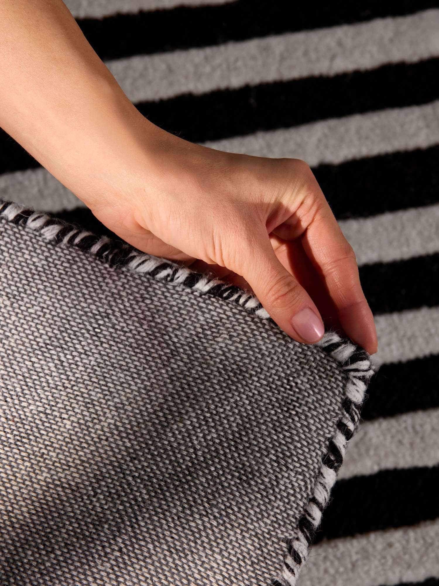 ELLE DECORATION Tapis en laine »Flux« Rectangulaire 12 mm Höhe Wolle, Natur, Wohnzimmer, schwarz weiss, Geometrisch, Streifen