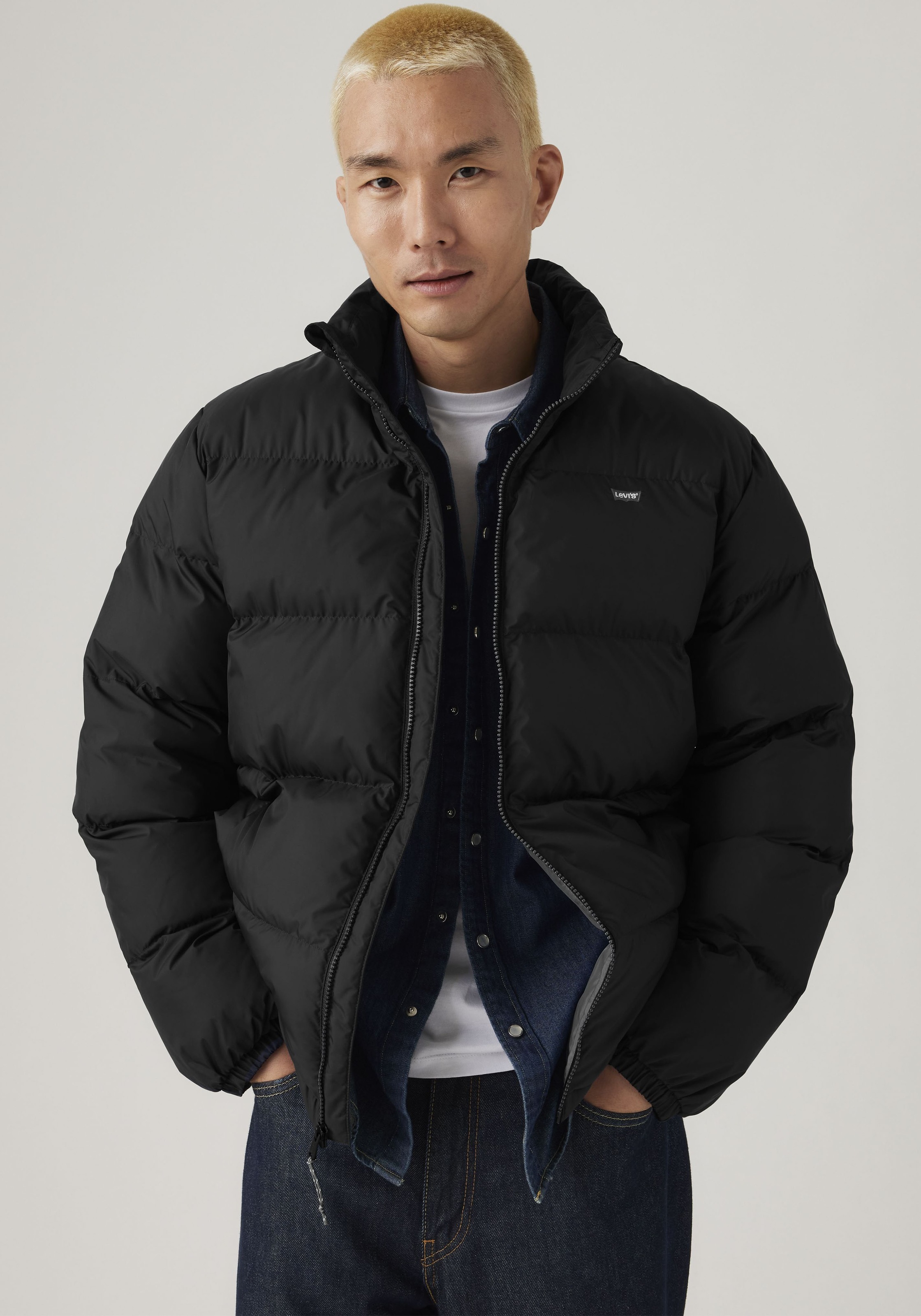 Levi's® Veste matelassée »PIEDMONT SHORT PUFFER« sans capuche avec fermeture éclair et col montant
