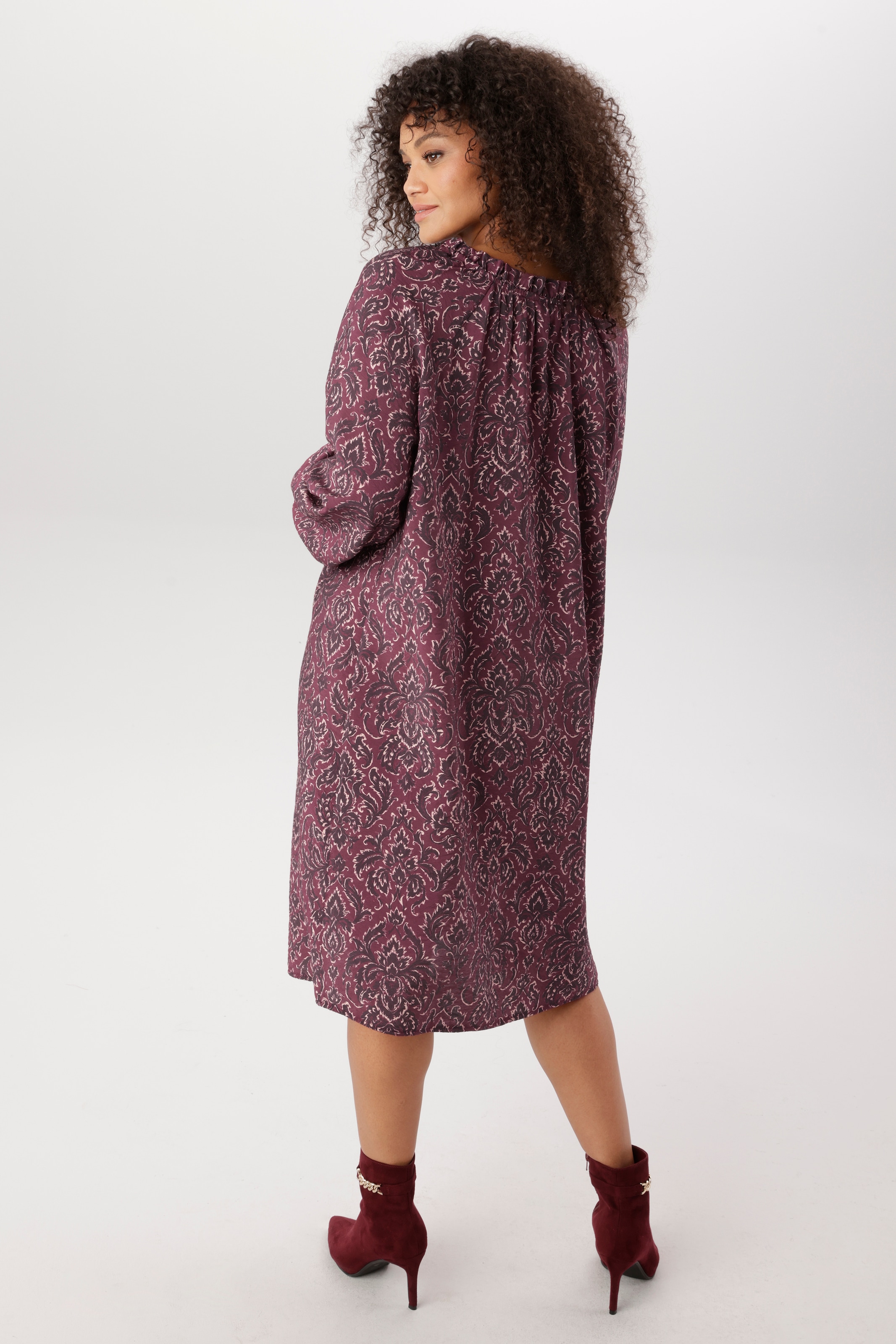 Aniston PLUS Robe tunique dans un joli motif paisley - NOUVELLE COLLECTION