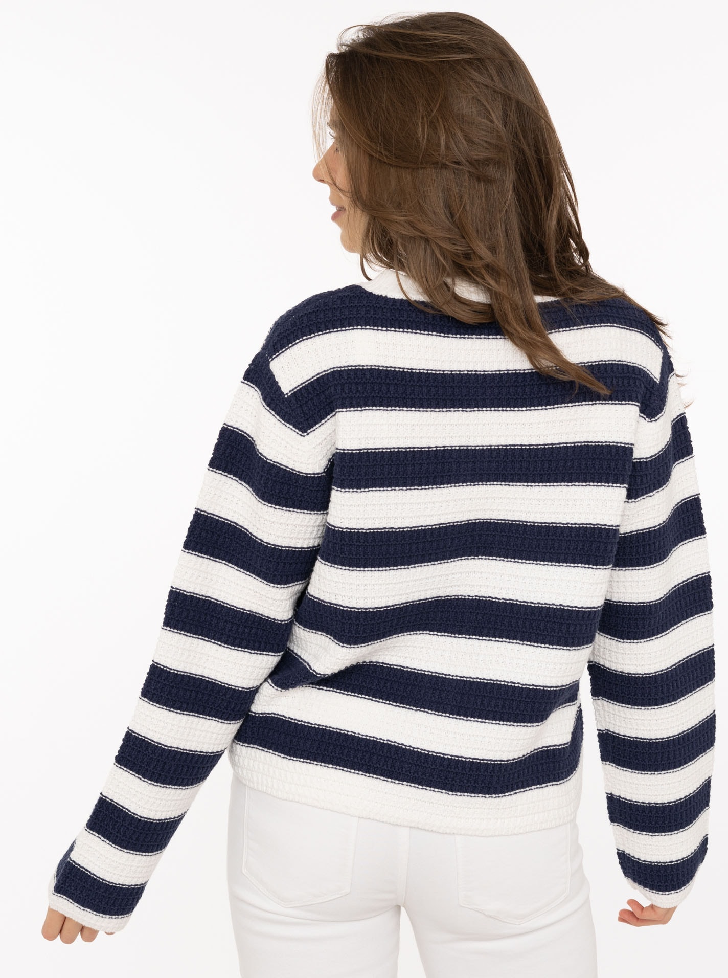 Zwillingsherz Veste en tricot mit Lochstrickmuster und Knöpfen