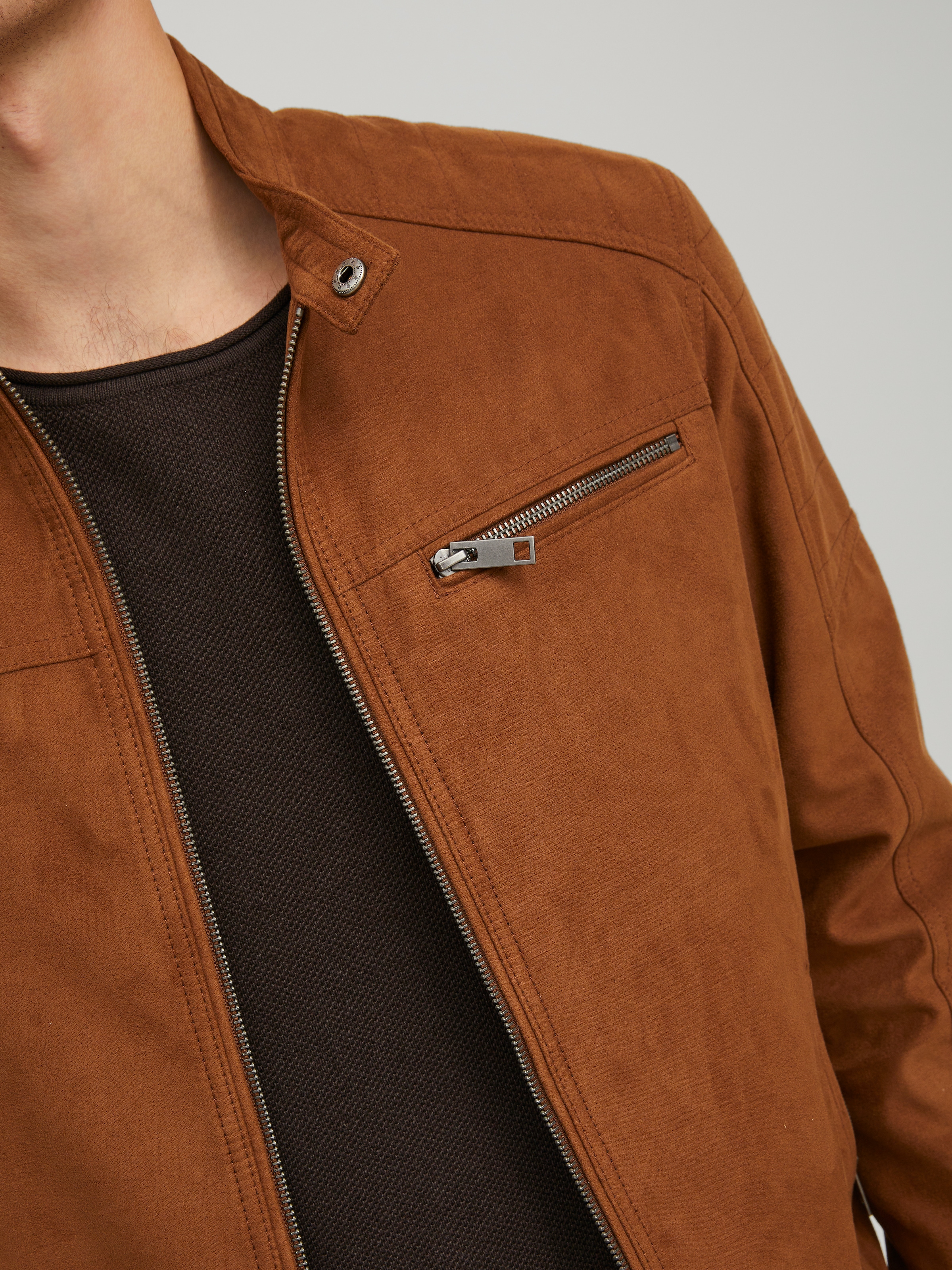 Jack & Jones Lederimitatjacke »JJEROCKY in Kunstlederoptik mit Reissverschlusstaschen« ohne Kapuze unifarben, modisch, regular fit, Lederimitat