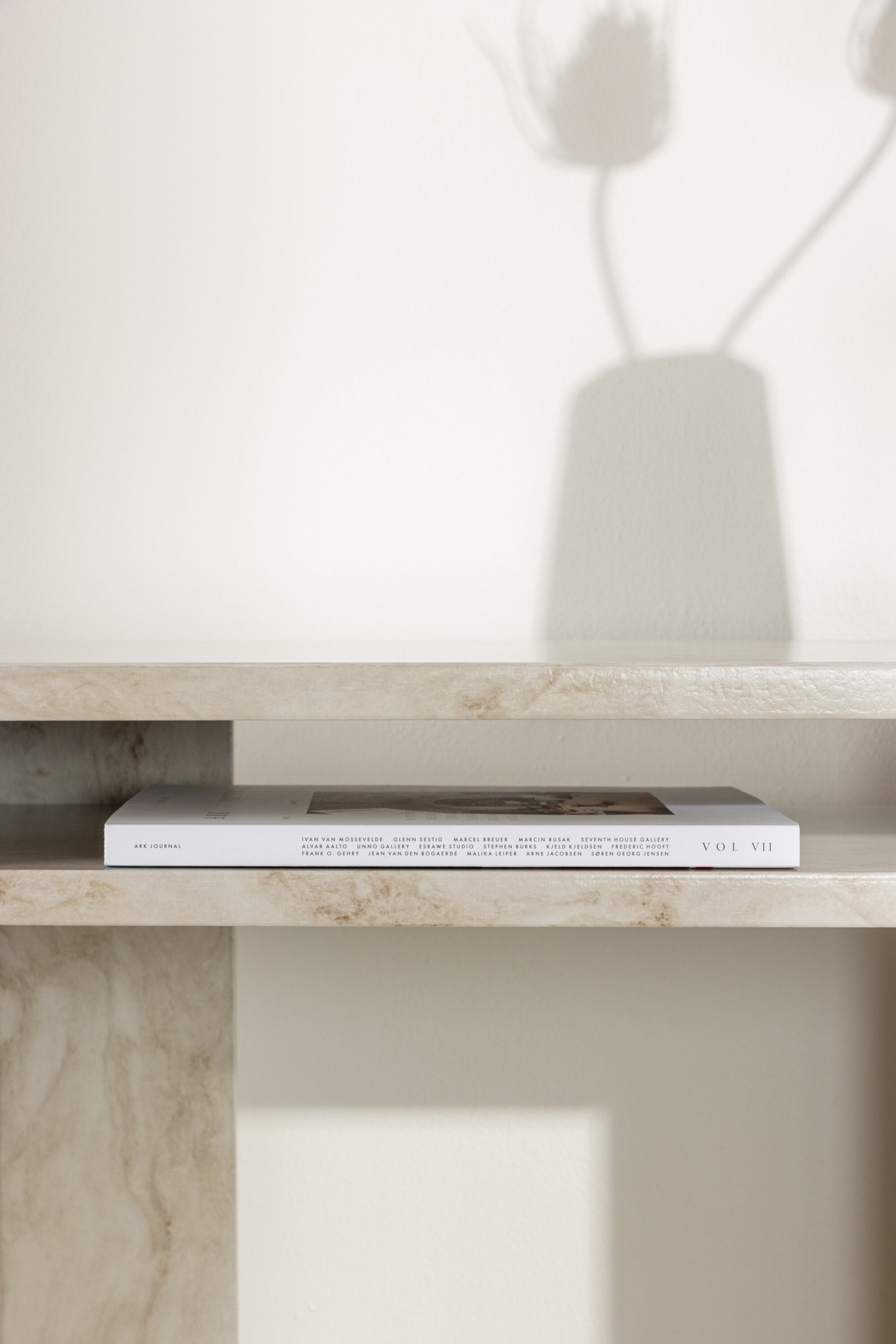 Venture Home Table d'appoint »Ålesund, hoher Konsolentisch in beiger Marmoroptik, 120 × 40 cm« Ablagetisch, MDF, gewachst, hoch, geräumig, edel