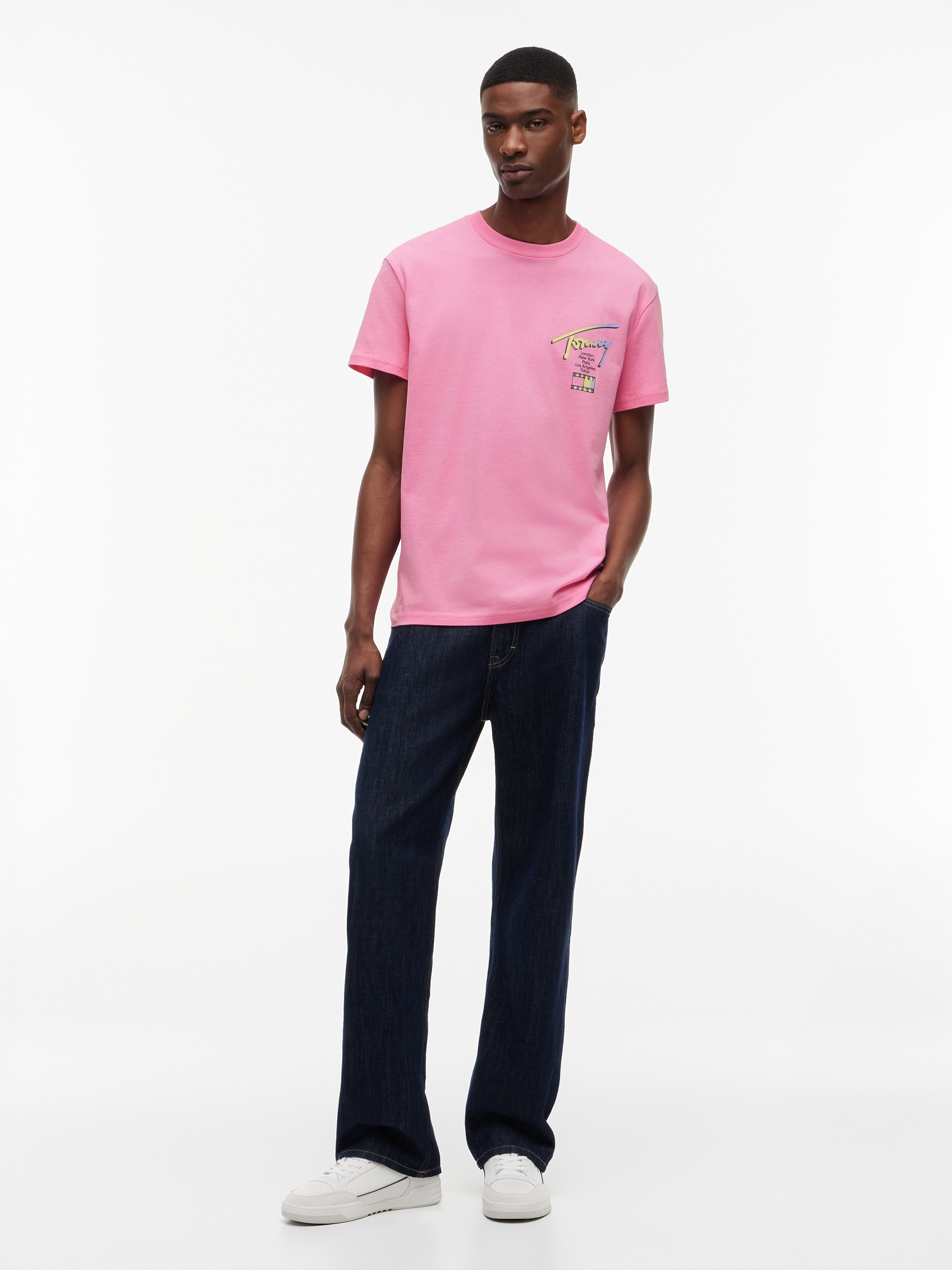 Tommy Jeans T-Shirt »TJM REGULAR CITY SIGNATURE« mit Tommy-Signatur-Logo auf dem Rücken