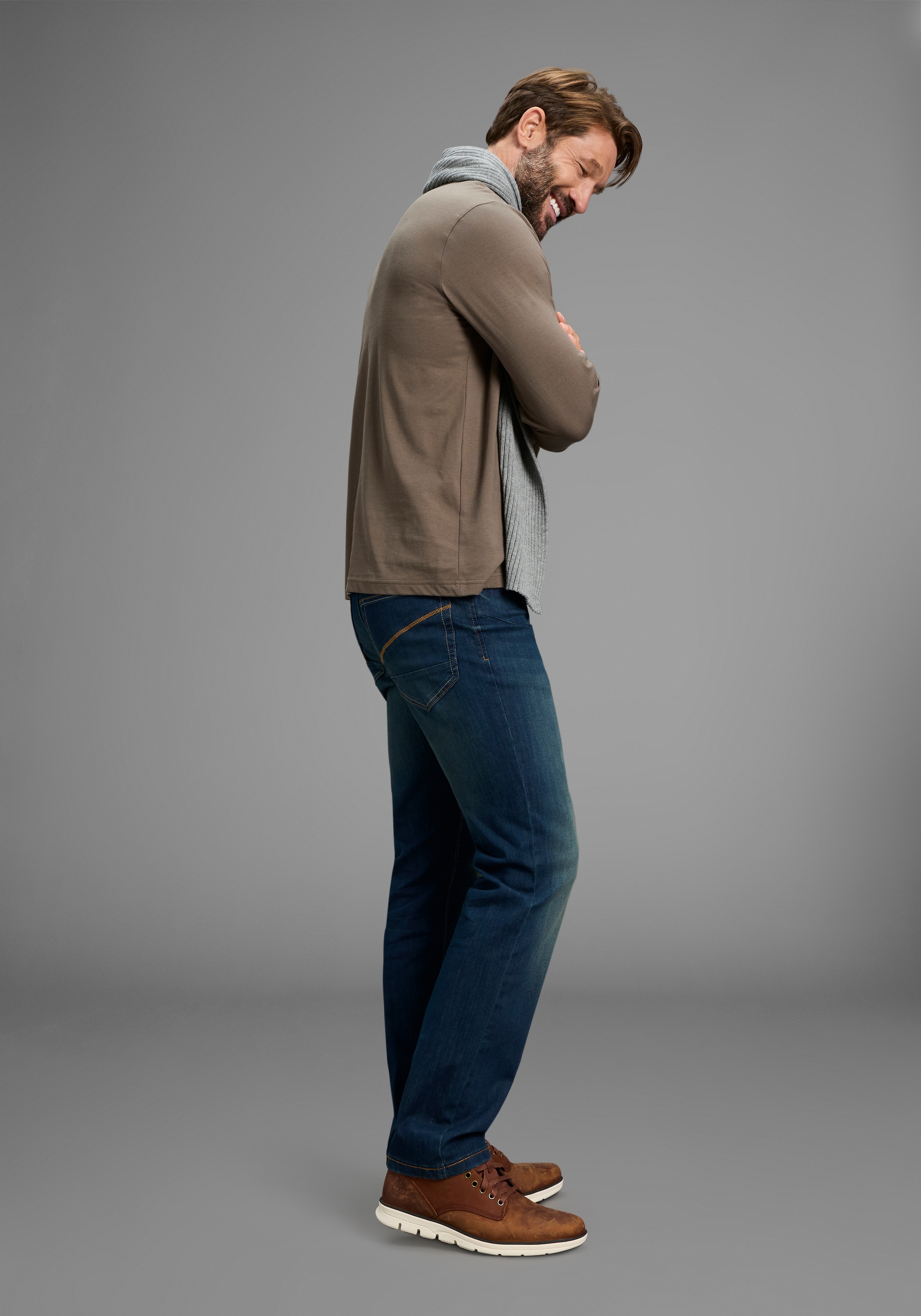 Arizona Jeans droit gerades Bein, mit Eingrifftaschen, Gesässtaschen und Coinpocket