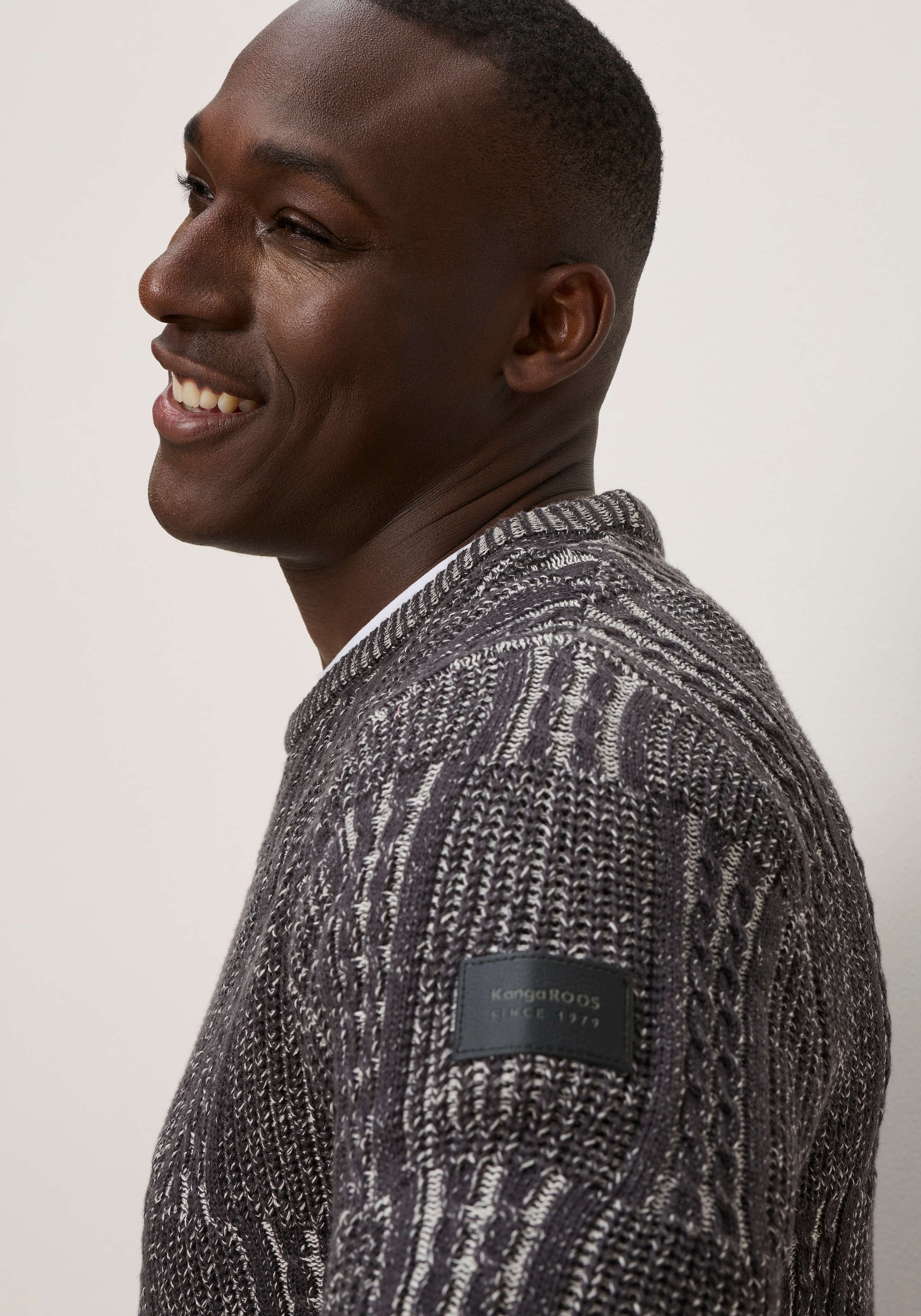KangaROOS Strickpullover Regular Fit, mit Rundhalsausschnitt, in normaler Länge