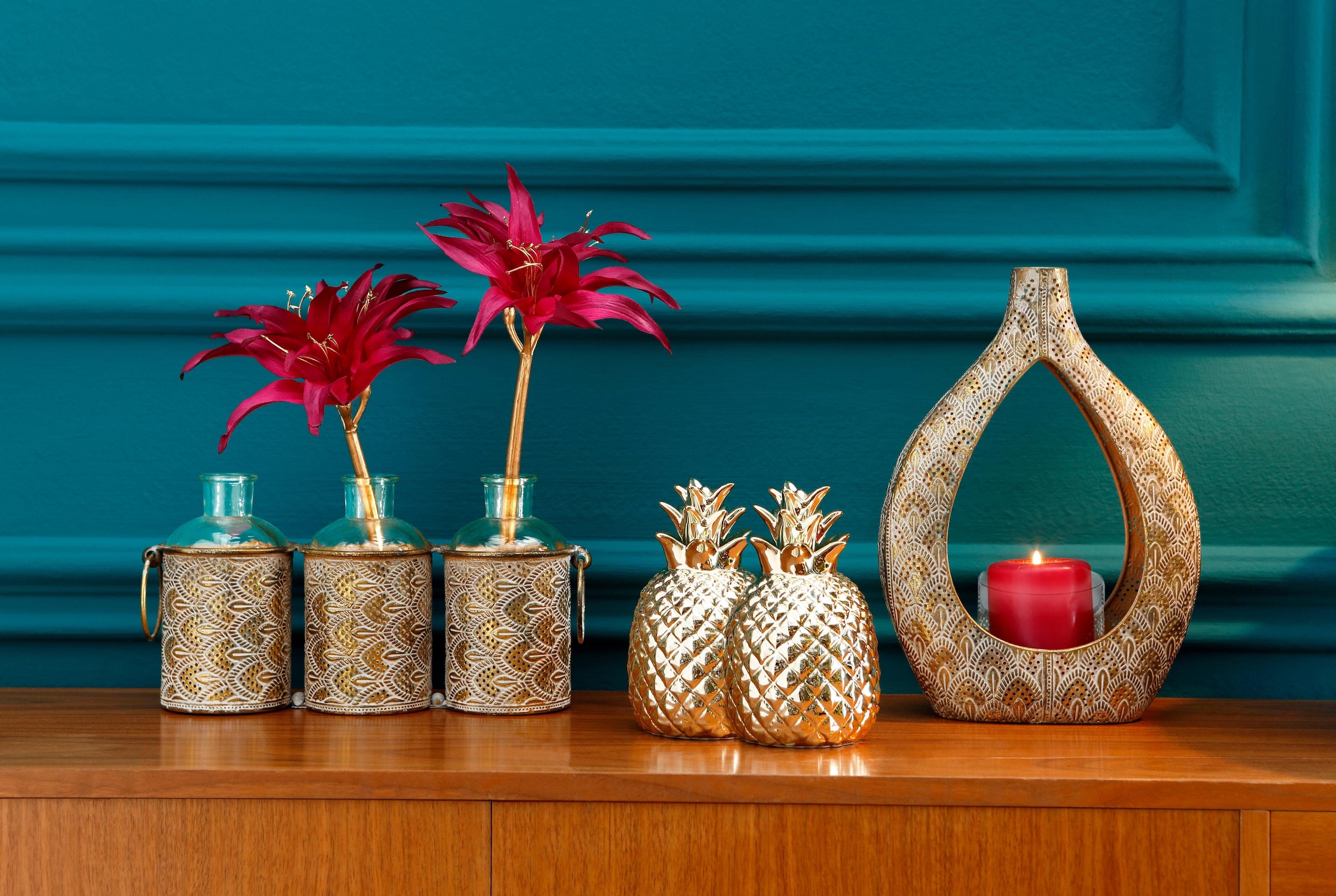 Creativ deco Winterliche Kunstpflanze »Weihnachtsdeko« mit goldfarbenen Stengeln