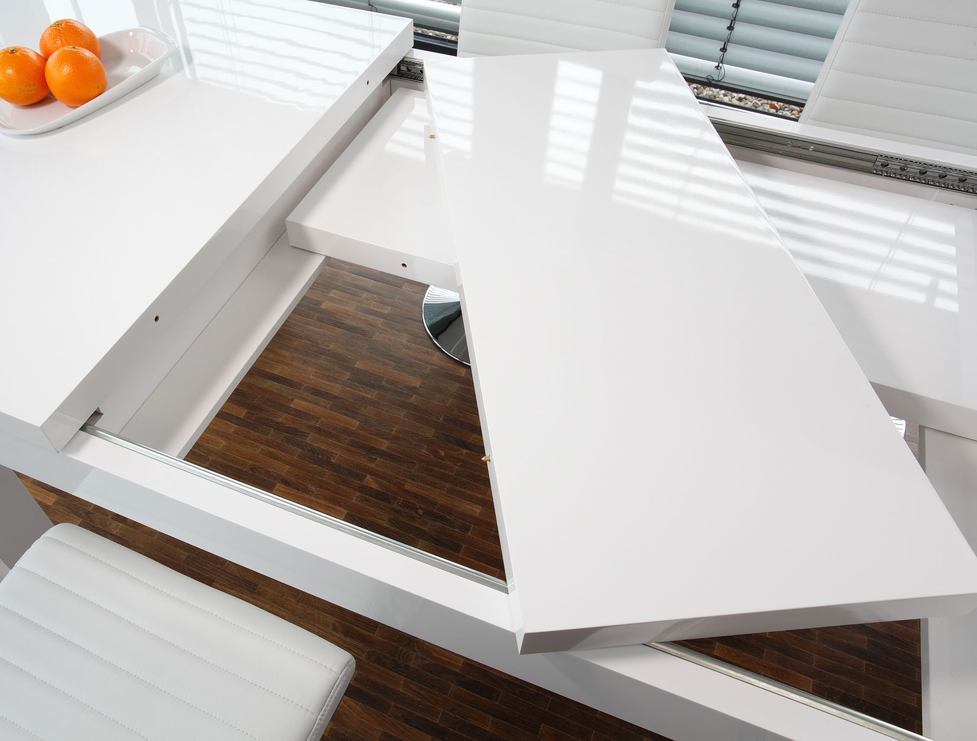 SalesFever Esstisch »Odense - Design Tisch für stilvolle Mahlzeiten« Mit praktischen Ansteckplatten erweiterbar