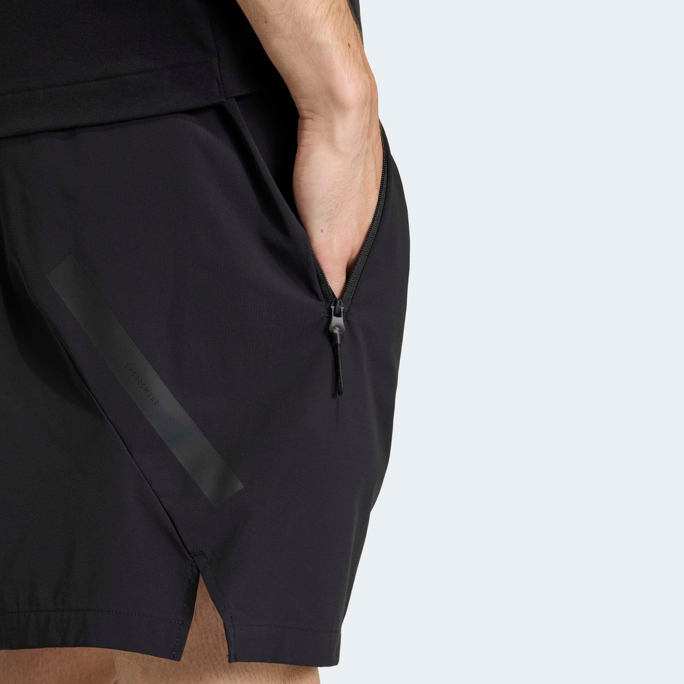adidas Sportswear Short »ADIDAS Z.N.E. GEWEBT«  avec coupe décontractée, en fibre synthétique, forme normale et ample