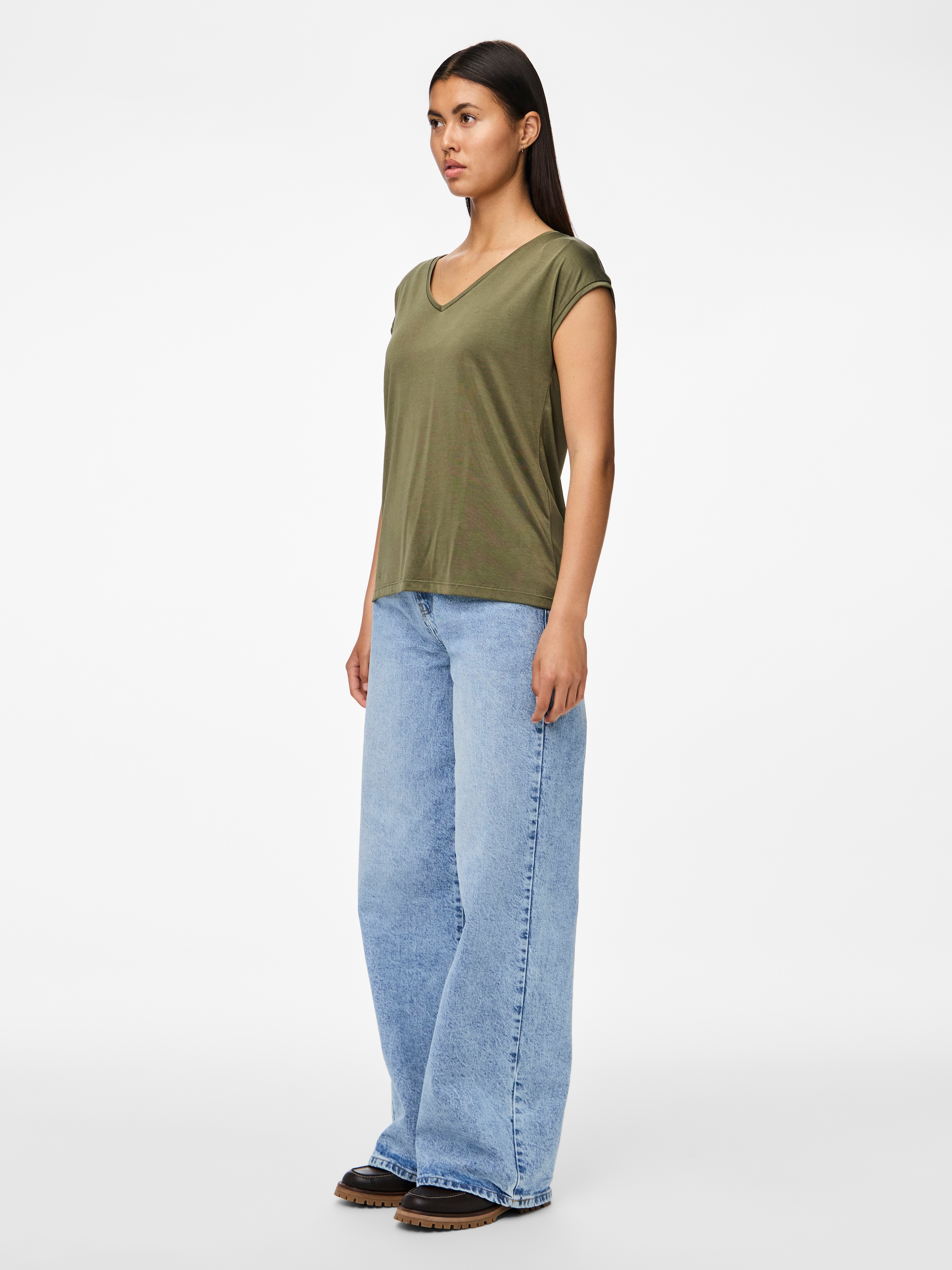 pieces Kurzarmshirt »PCKAMALA TEE NOOS BC« Materialmix, regular fit