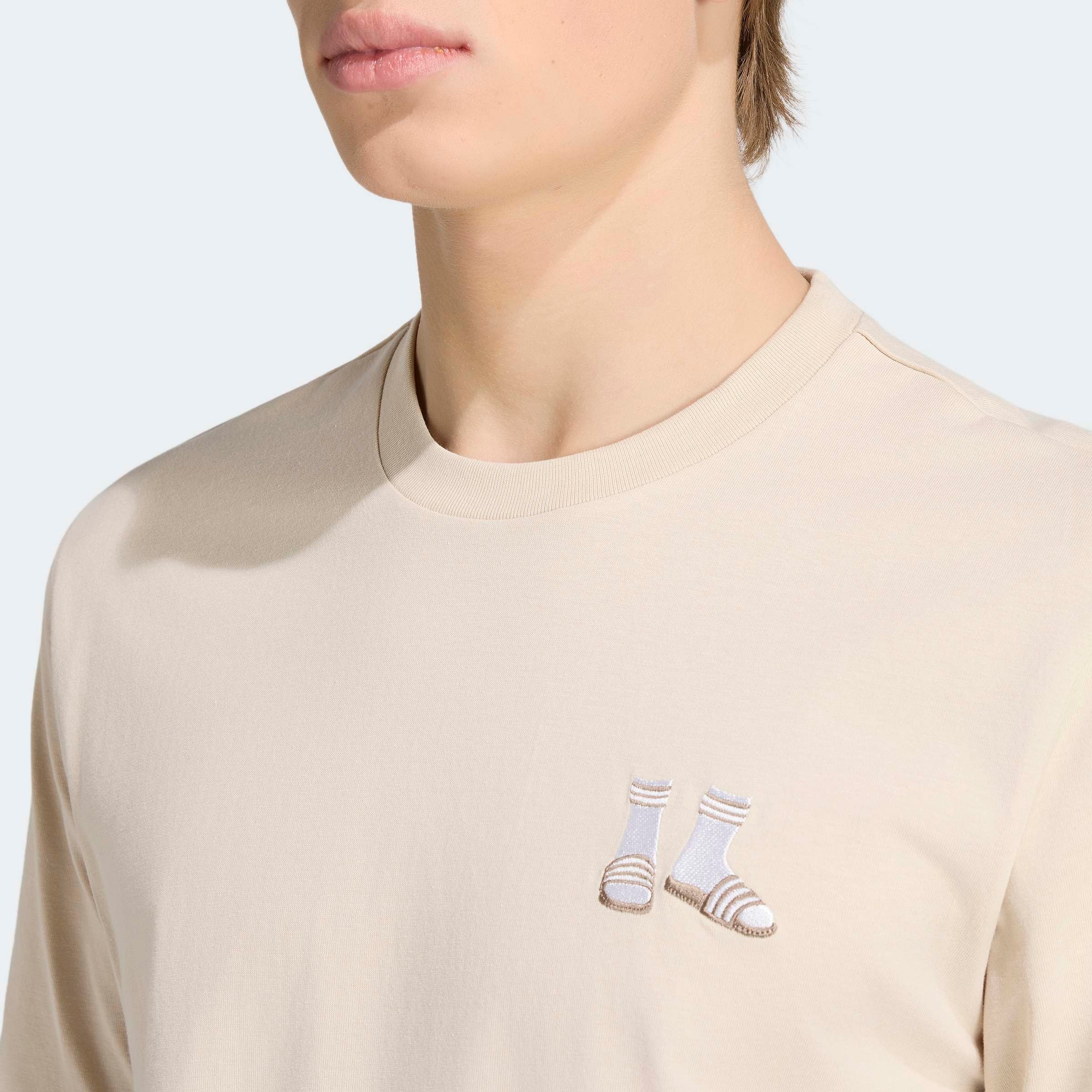 adidas Sportswear T-shirt »M EMB SLIDES T« mit Rundhalsausschnitt, ohne Verschluss, sportlicher Stil