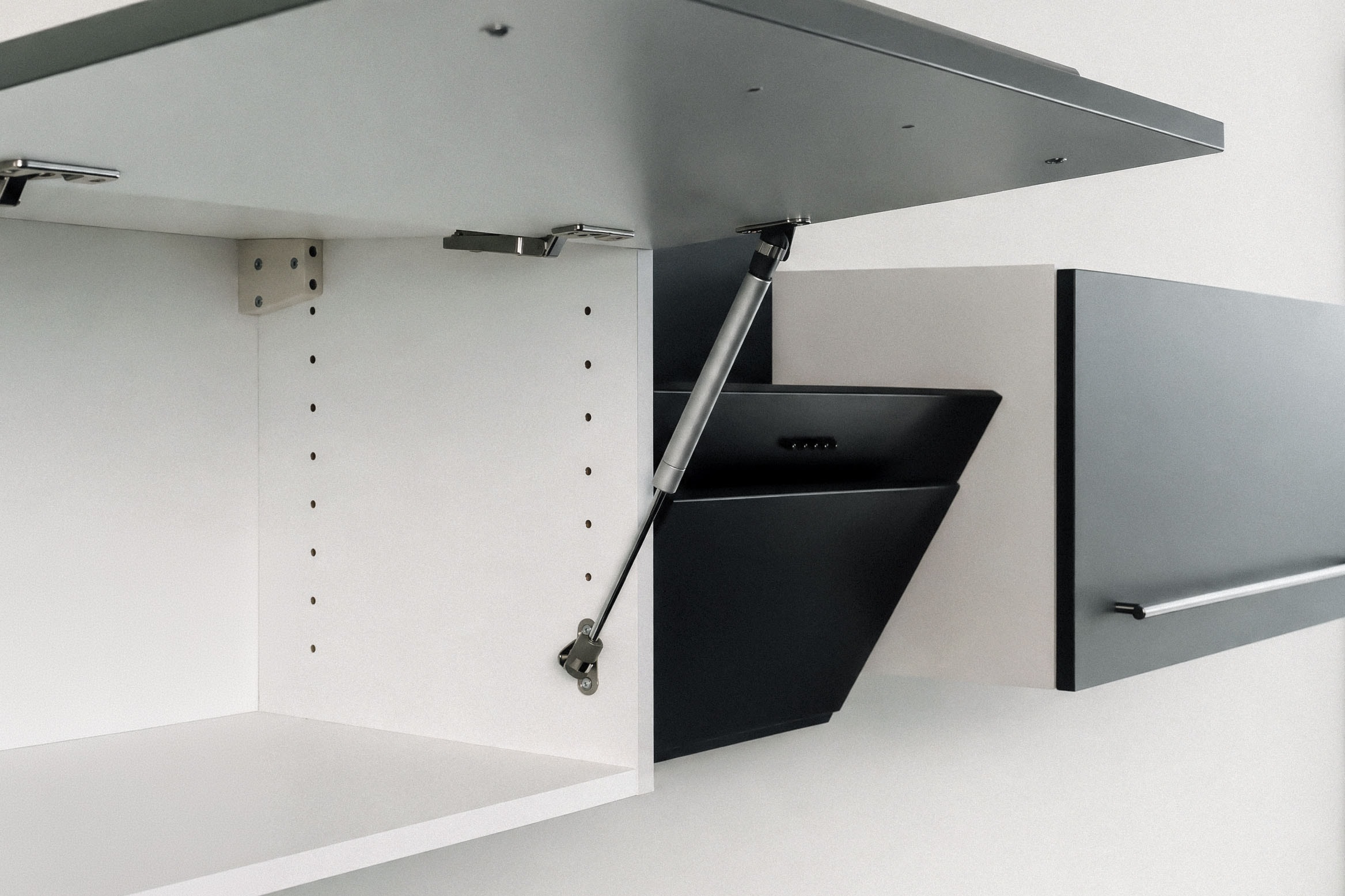 OPTIFIT Armoire suspendue à abattant »Fiona« Breite 90 cm, mit 1 Klappe inkl. Gasdruckdämpfer