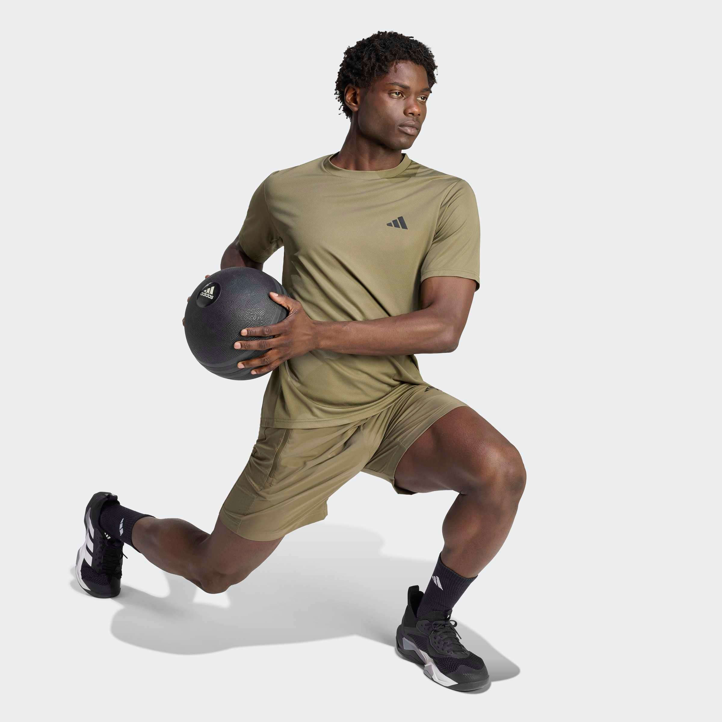 adidas Performance T-shirt »WORKOUT ESSENTIALS BASE« reguläre Passform, mit Climacool Technologie