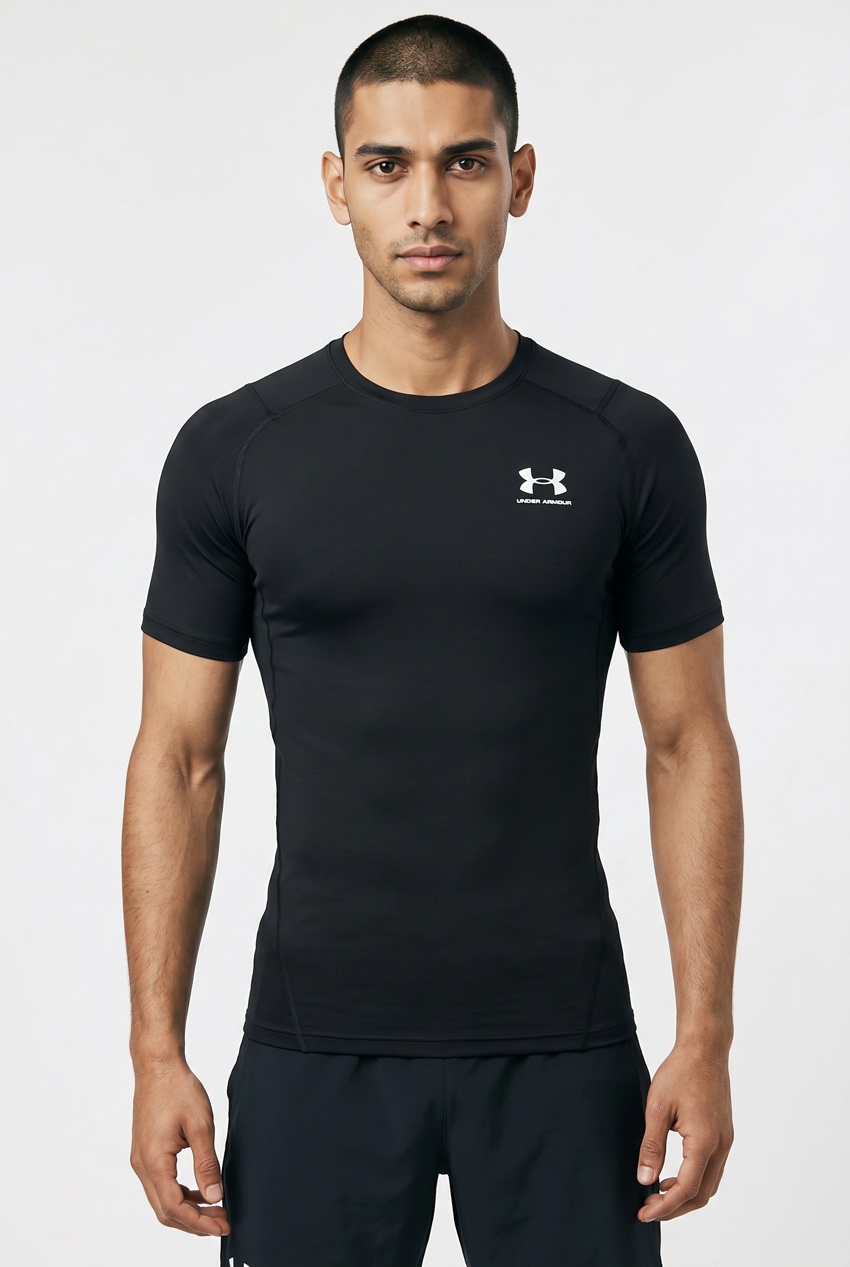 Under Armour® T-shirt d'entraînement »UA HG ARMOUR COMP SS« design à manches courtes, col rond, matériau respirant